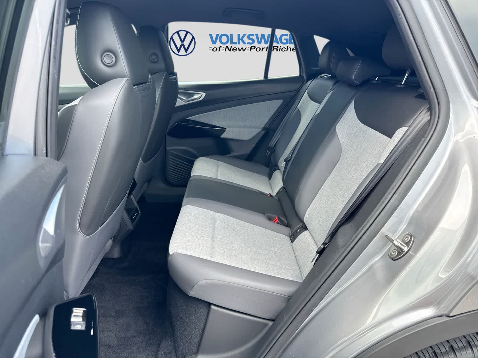2023 Volkswagen ID.4 Pro