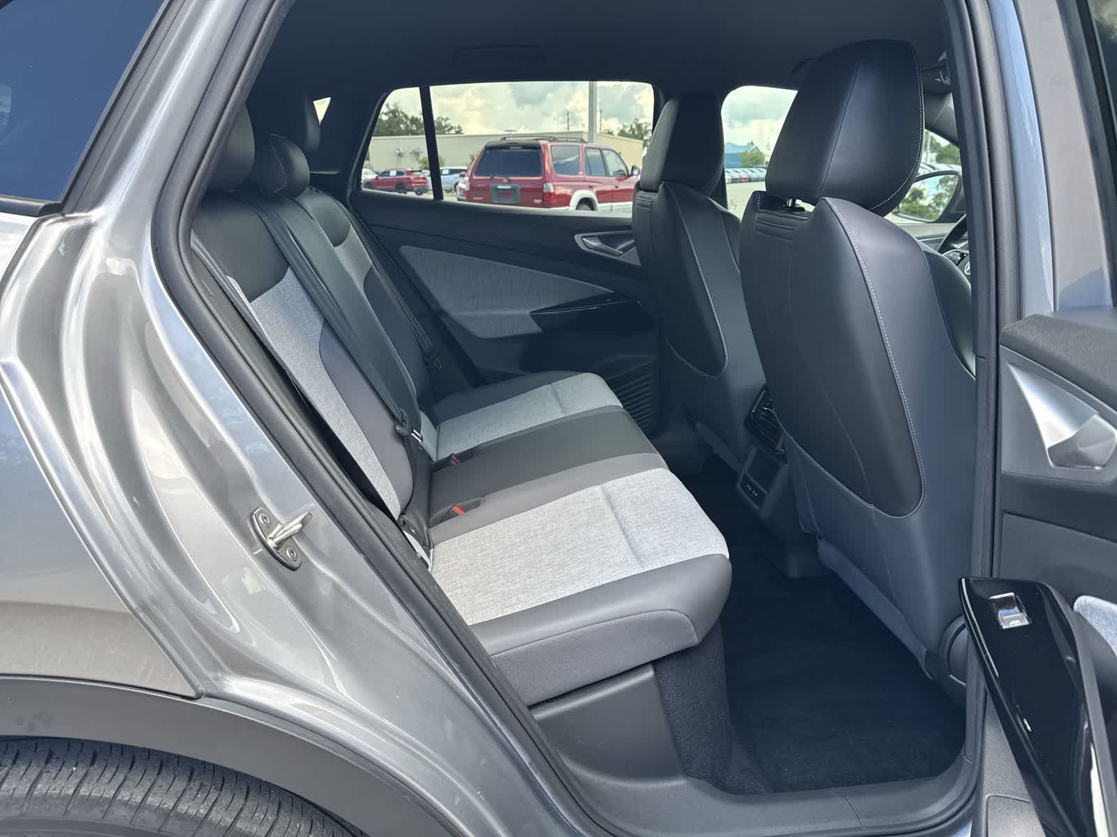 2023 Volkswagen ID.4 Pro