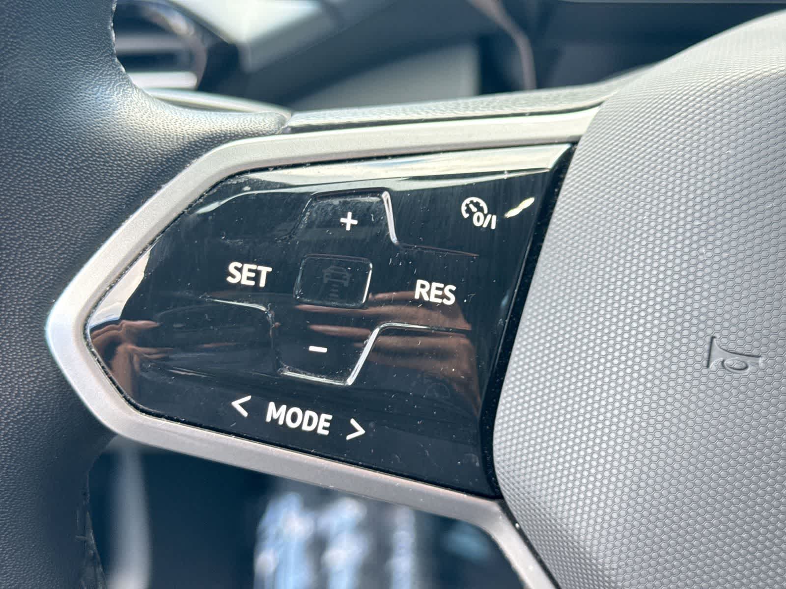 2023 Volkswagen ID.4 Pro