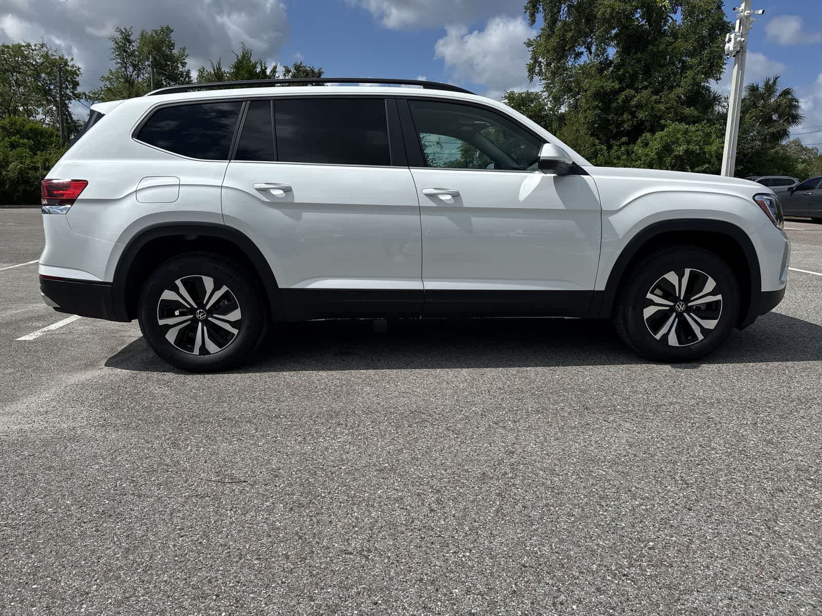 2026 Volkswagen Atlas 2.0T SE