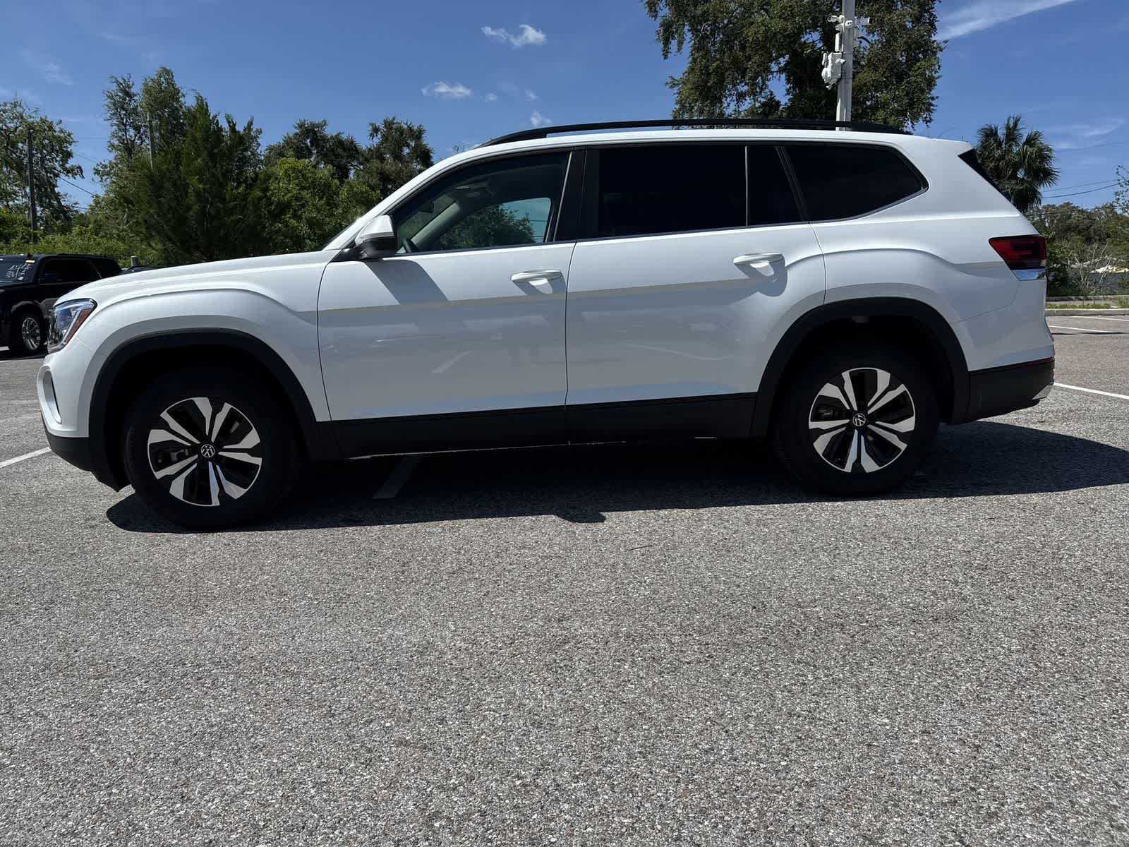 2026 Volkswagen Atlas 2.0T SE