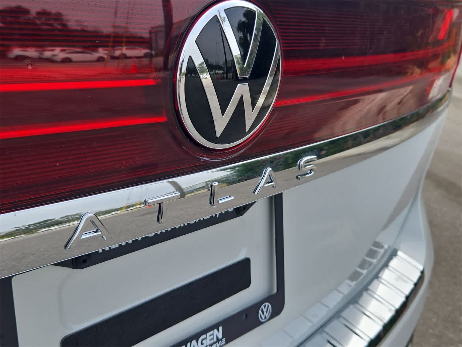 2026 Volkswagen Atlas 2.0T SE