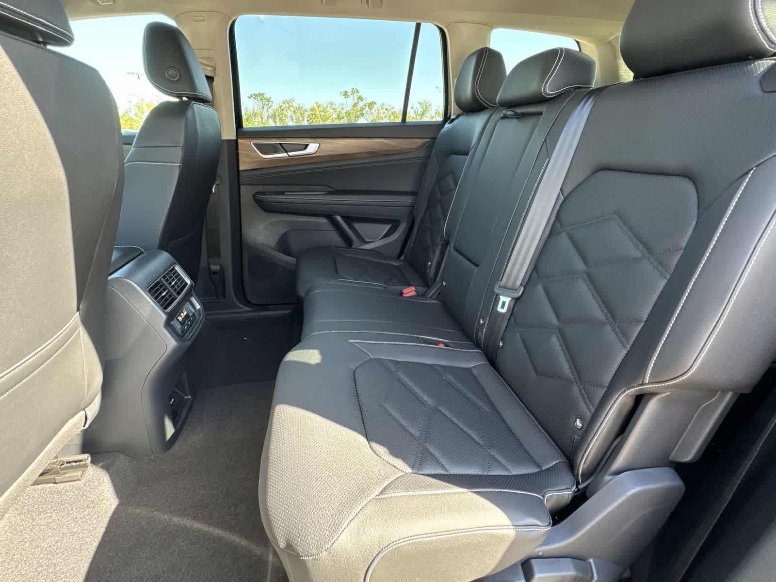 2026 Volkswagen Atlas 2.0T SE