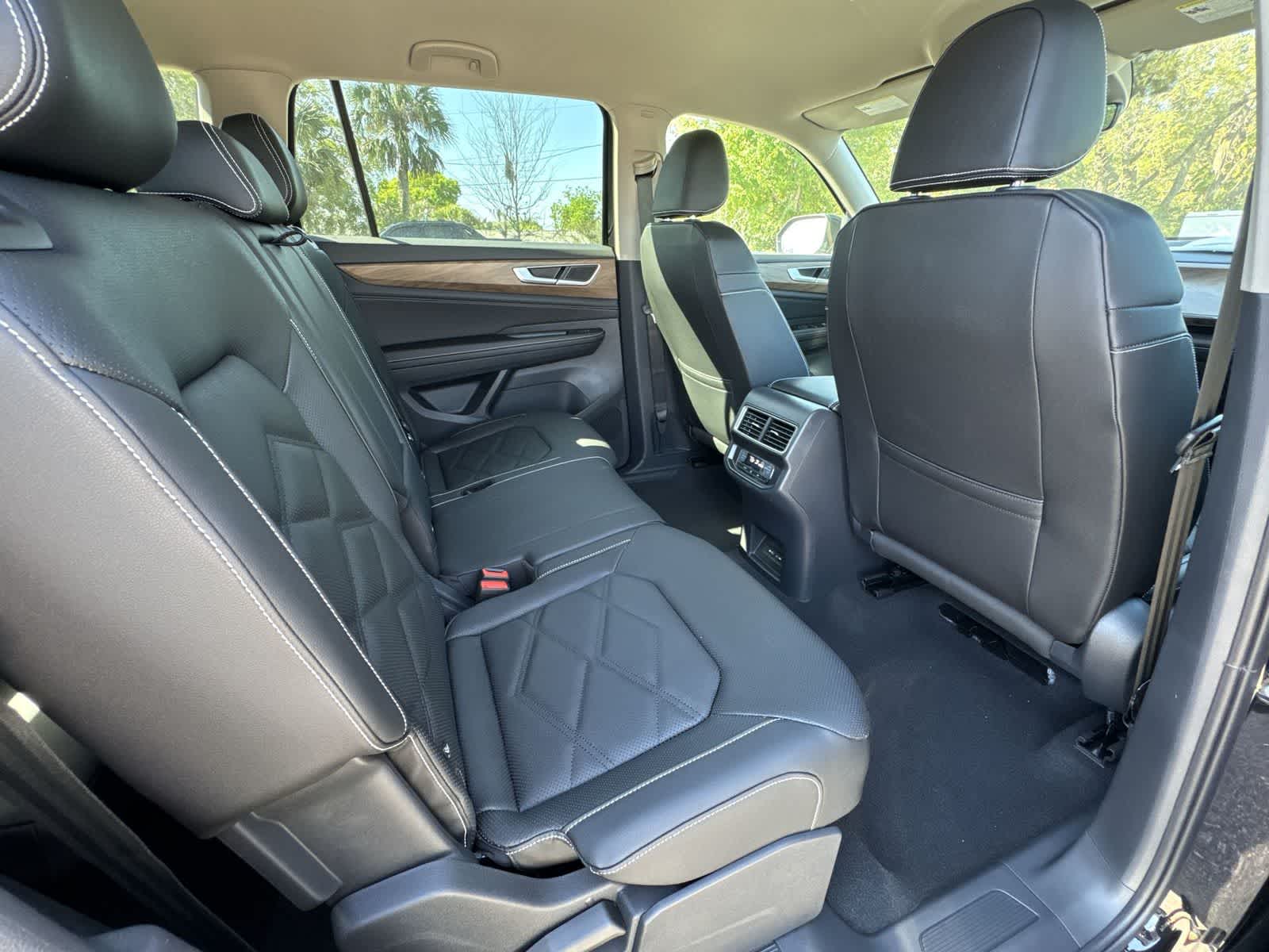 2026 Volkswagen Atlas 2.0T SE