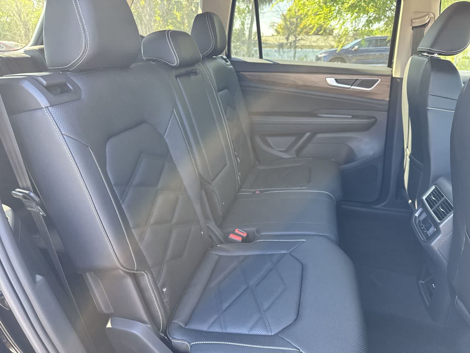 2026 Volkswagen Atlas 2.0T SE