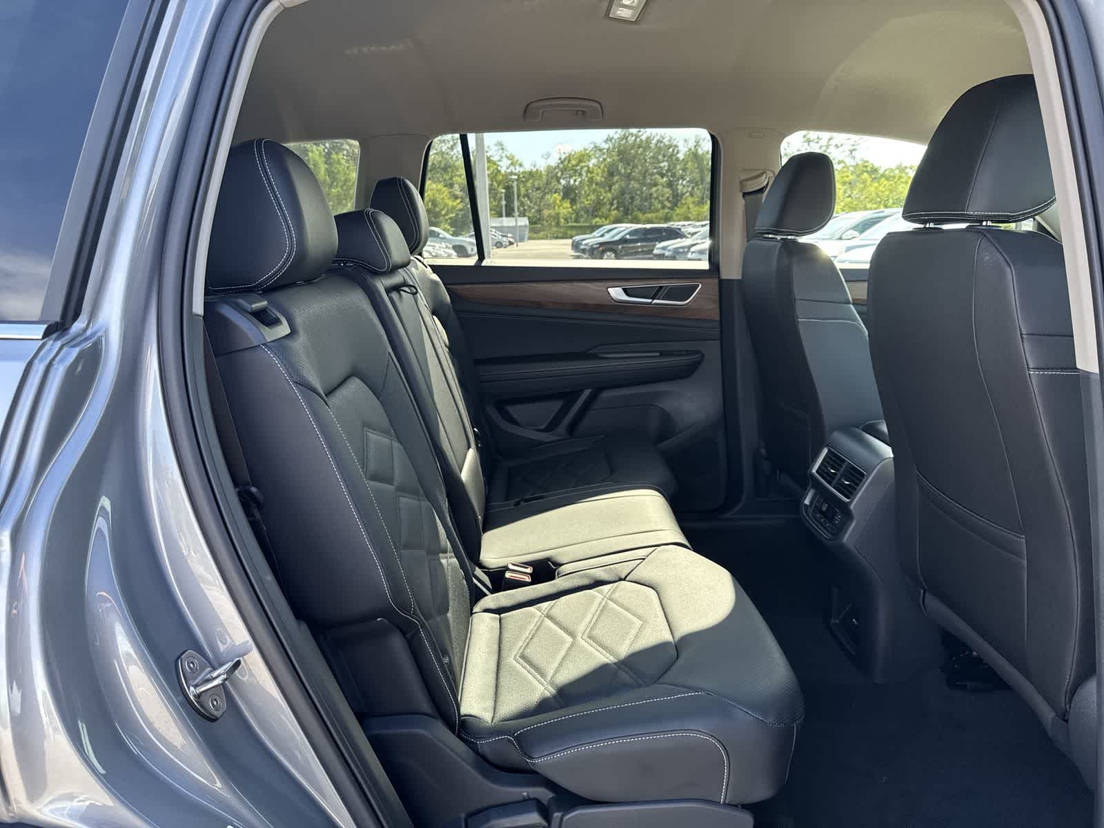 2026 Volkswagen Atlas 2.0T SE