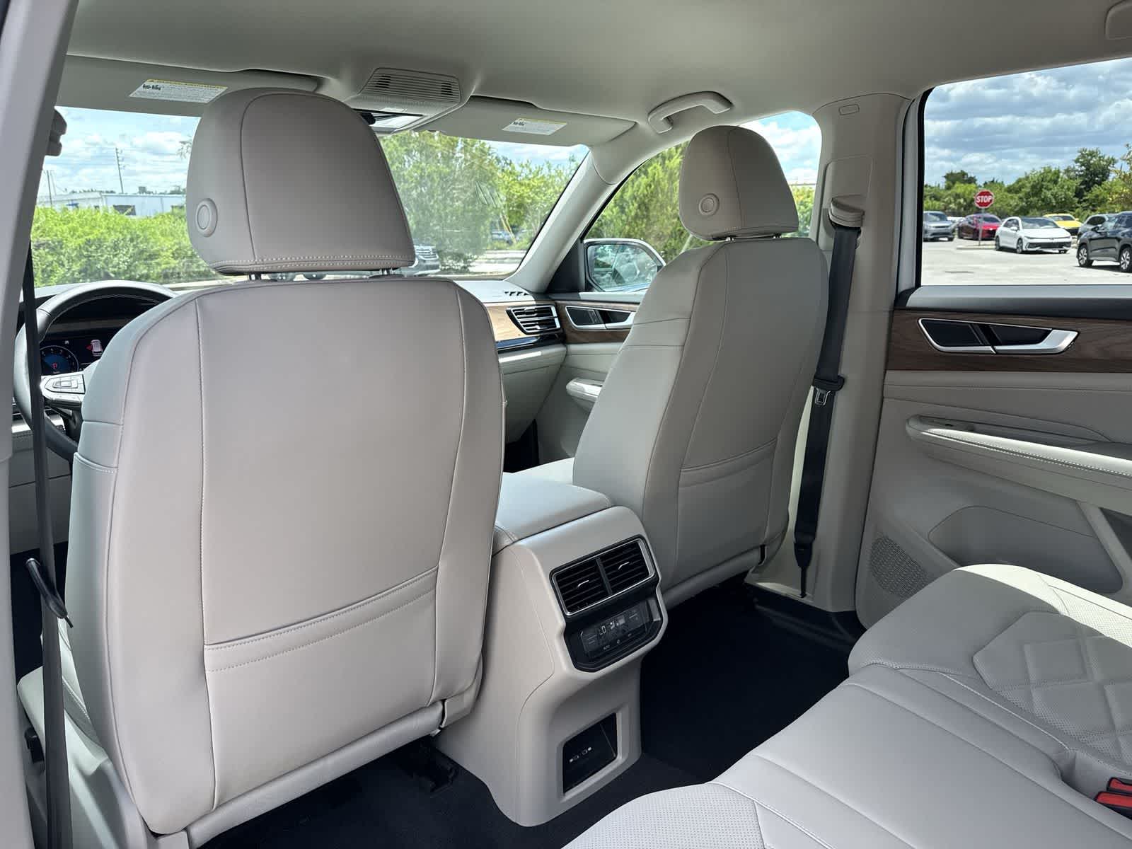 2026 Volkswagen Atlas 2.0T SE