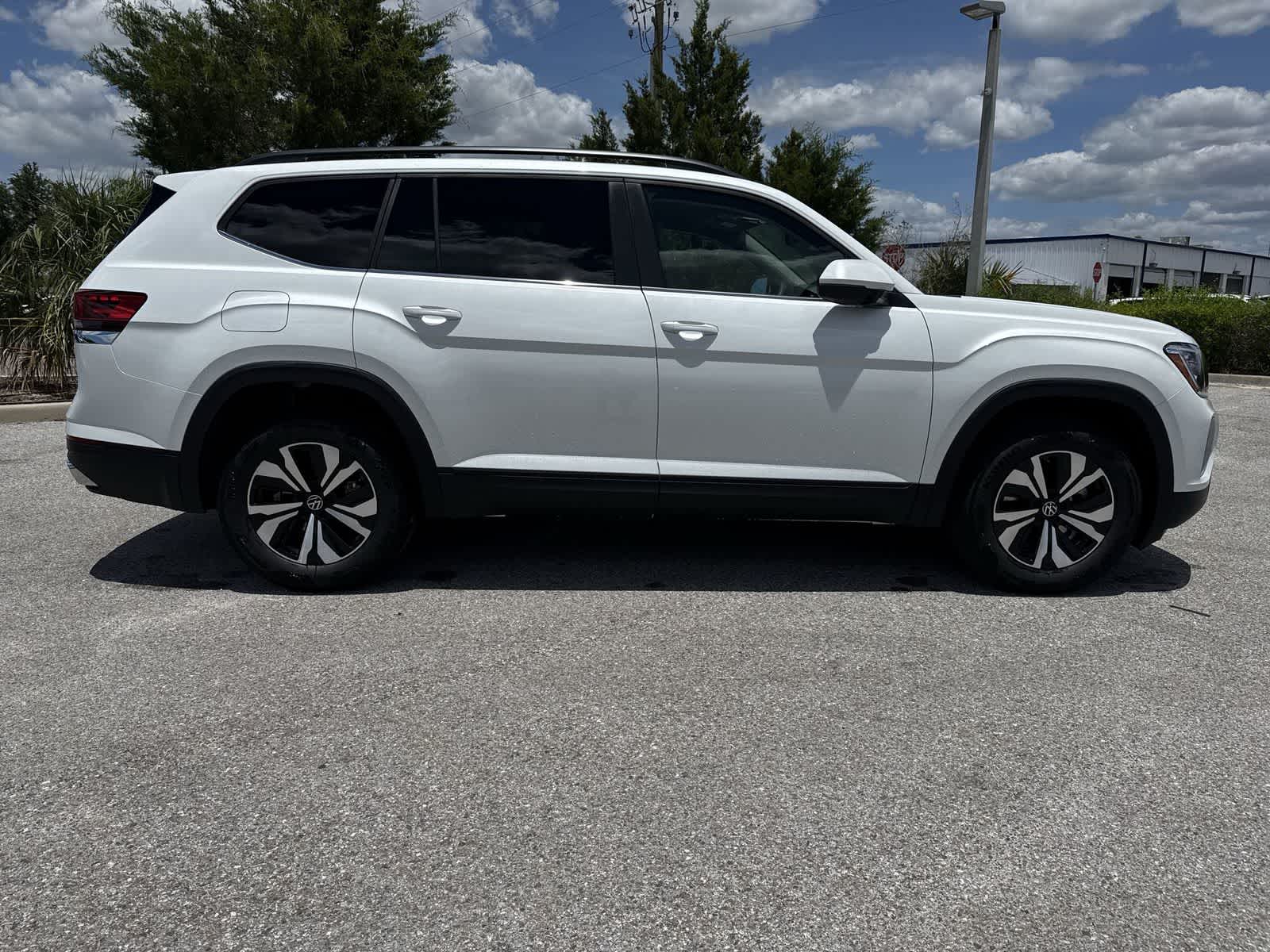 2026 Volkswagen Atlas 2.0T SE