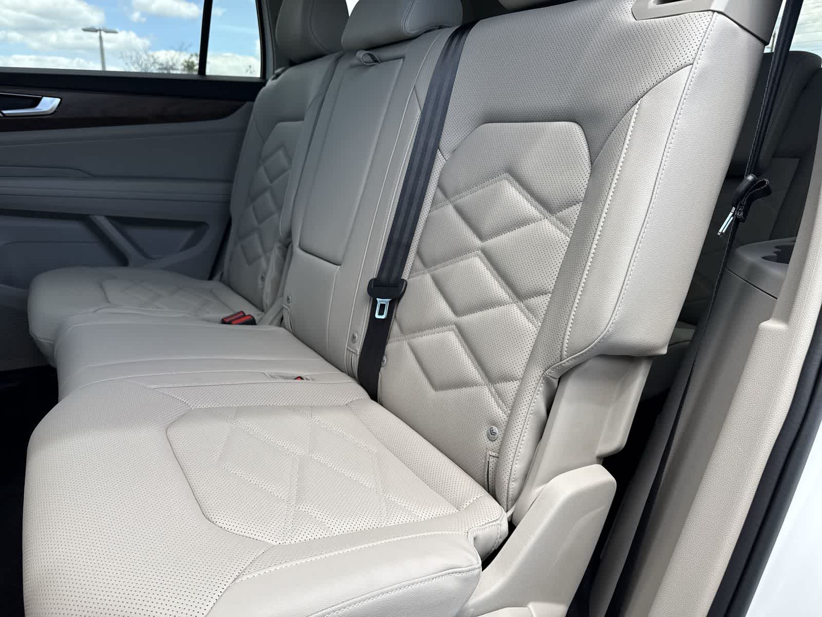 2026 Volkswagen Atlas 2.0T SE