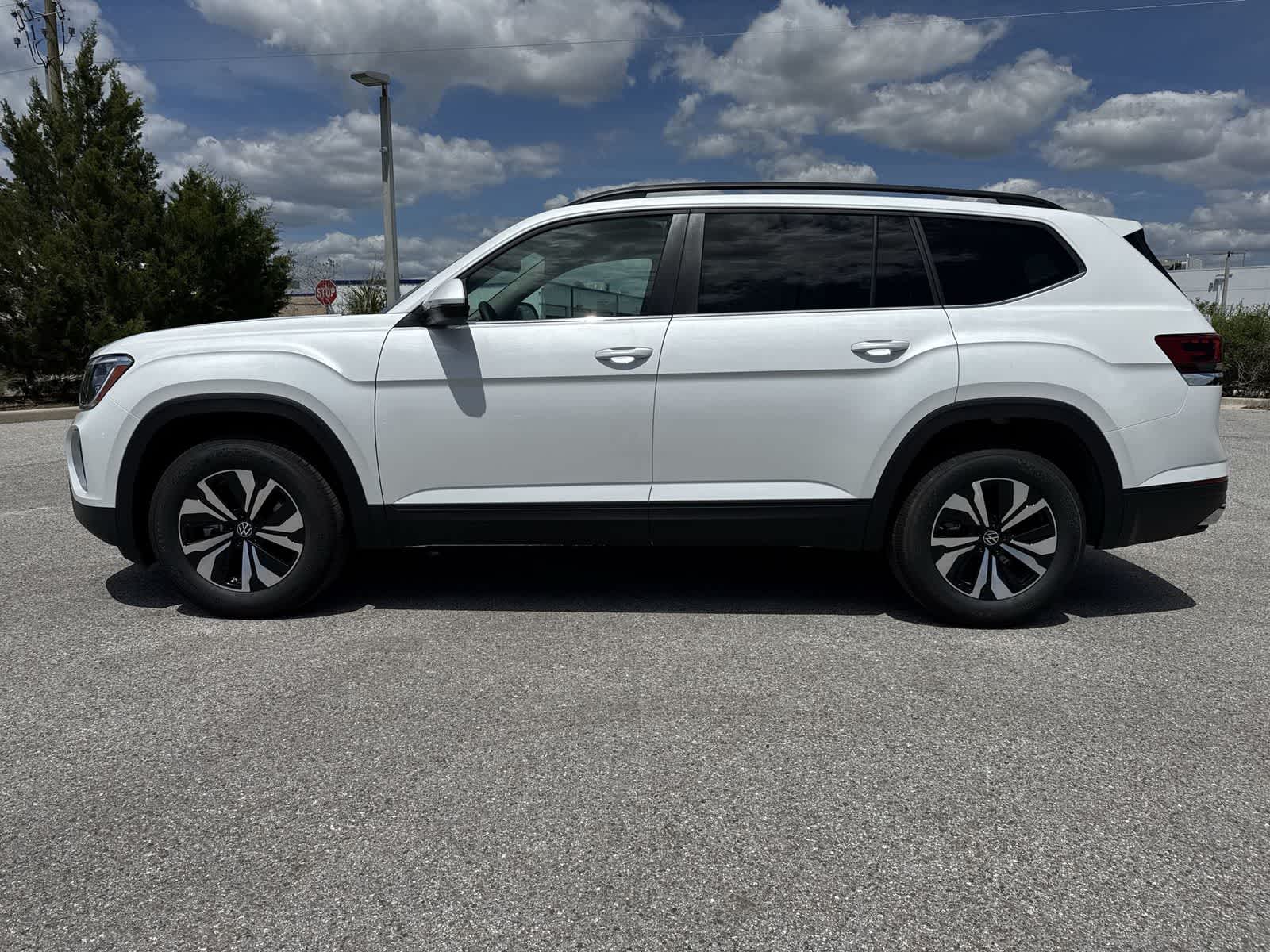 2026 Volkswagen Atlas 2.0T SE