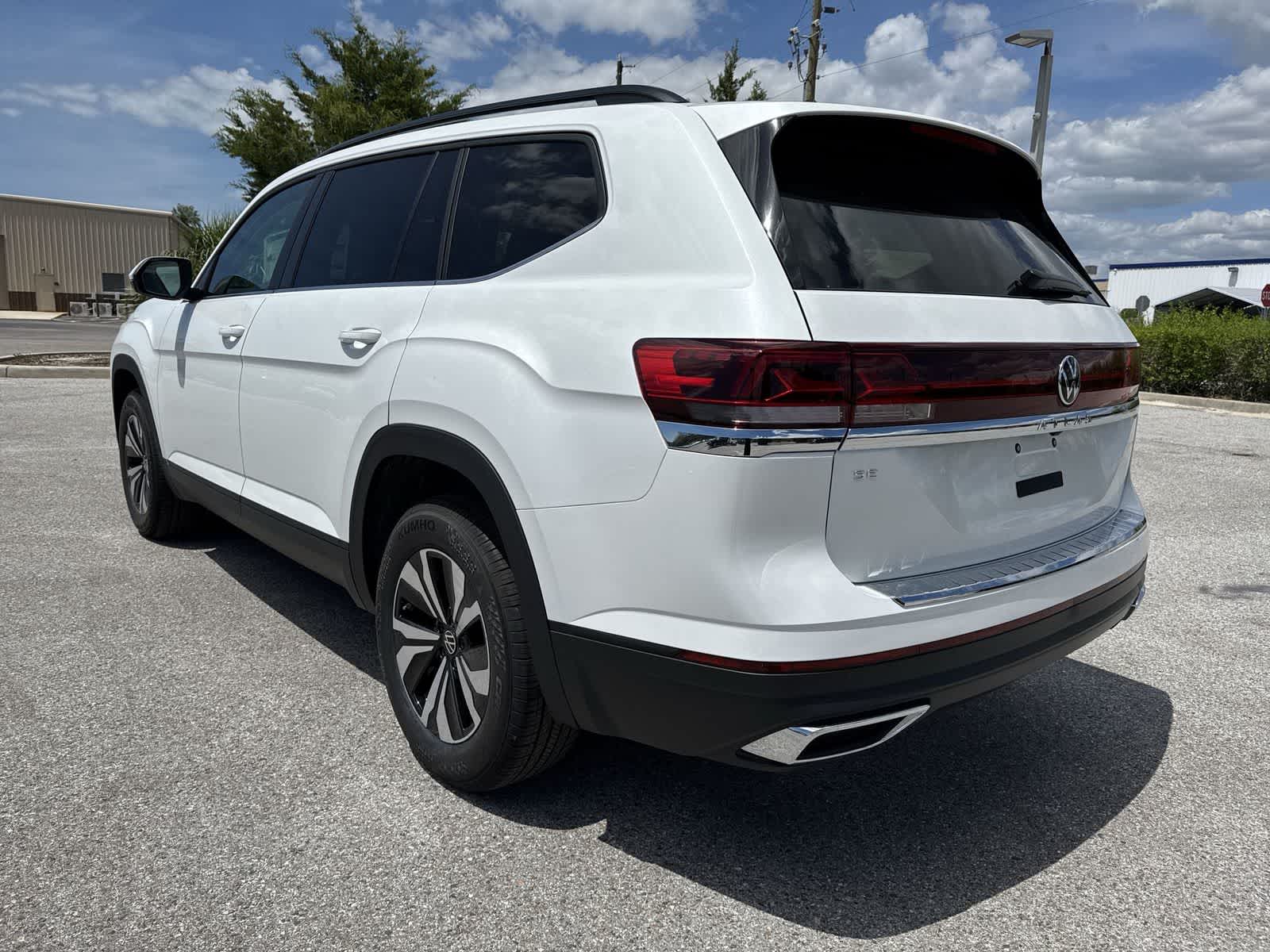 2026 Volkswagen Atlas 2.0T SE