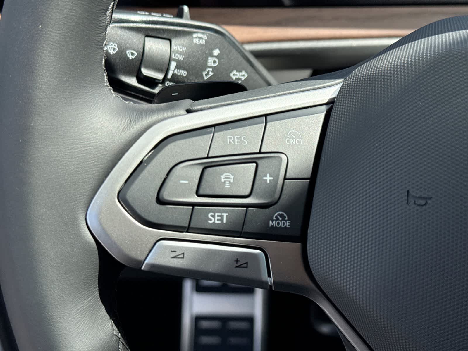 2027 Volkswagen Atlas 2.0T SEL
