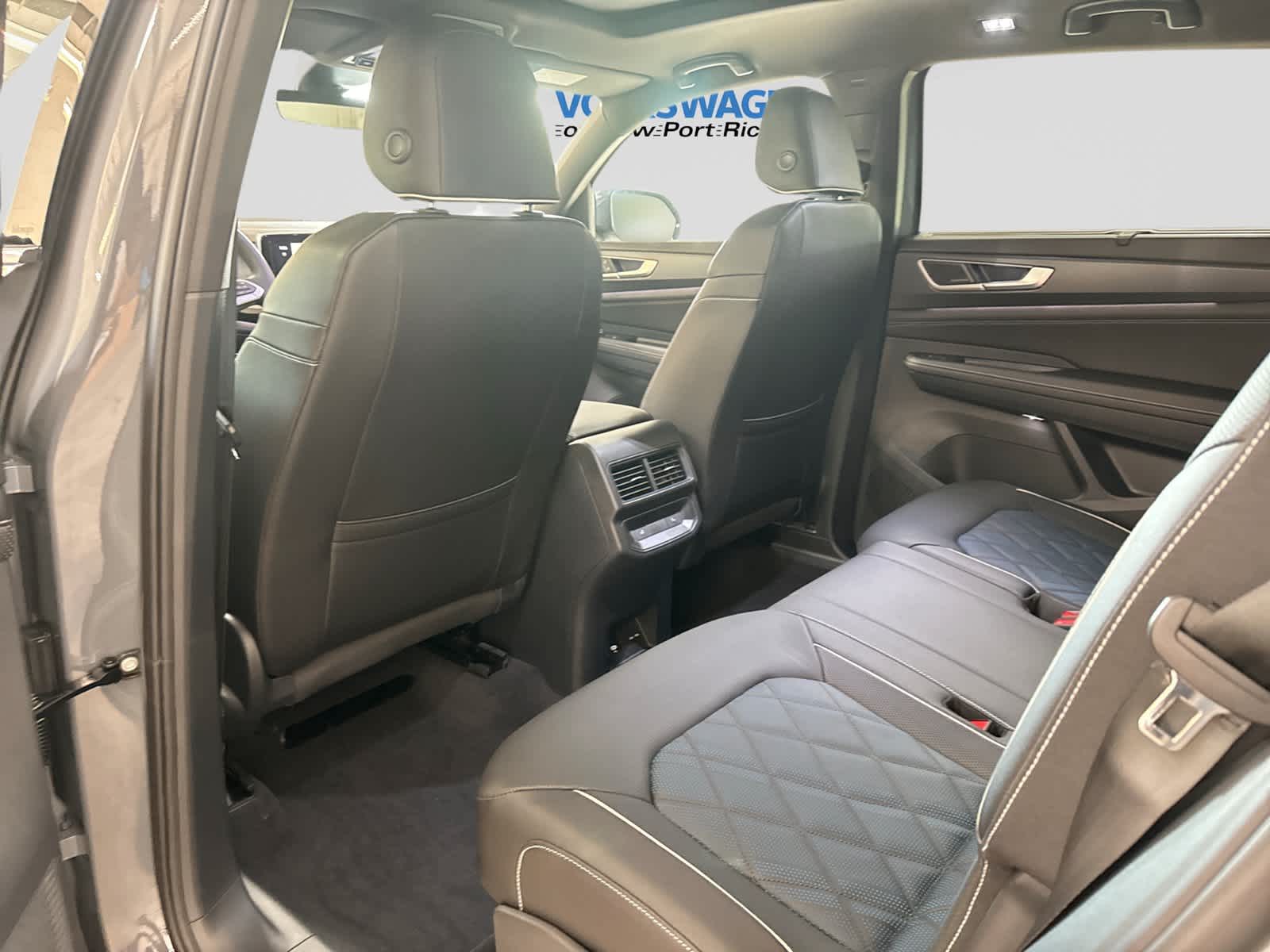 2026 Volkswagen Atlas Cross Sport 2.0T SEL Premium R-Line