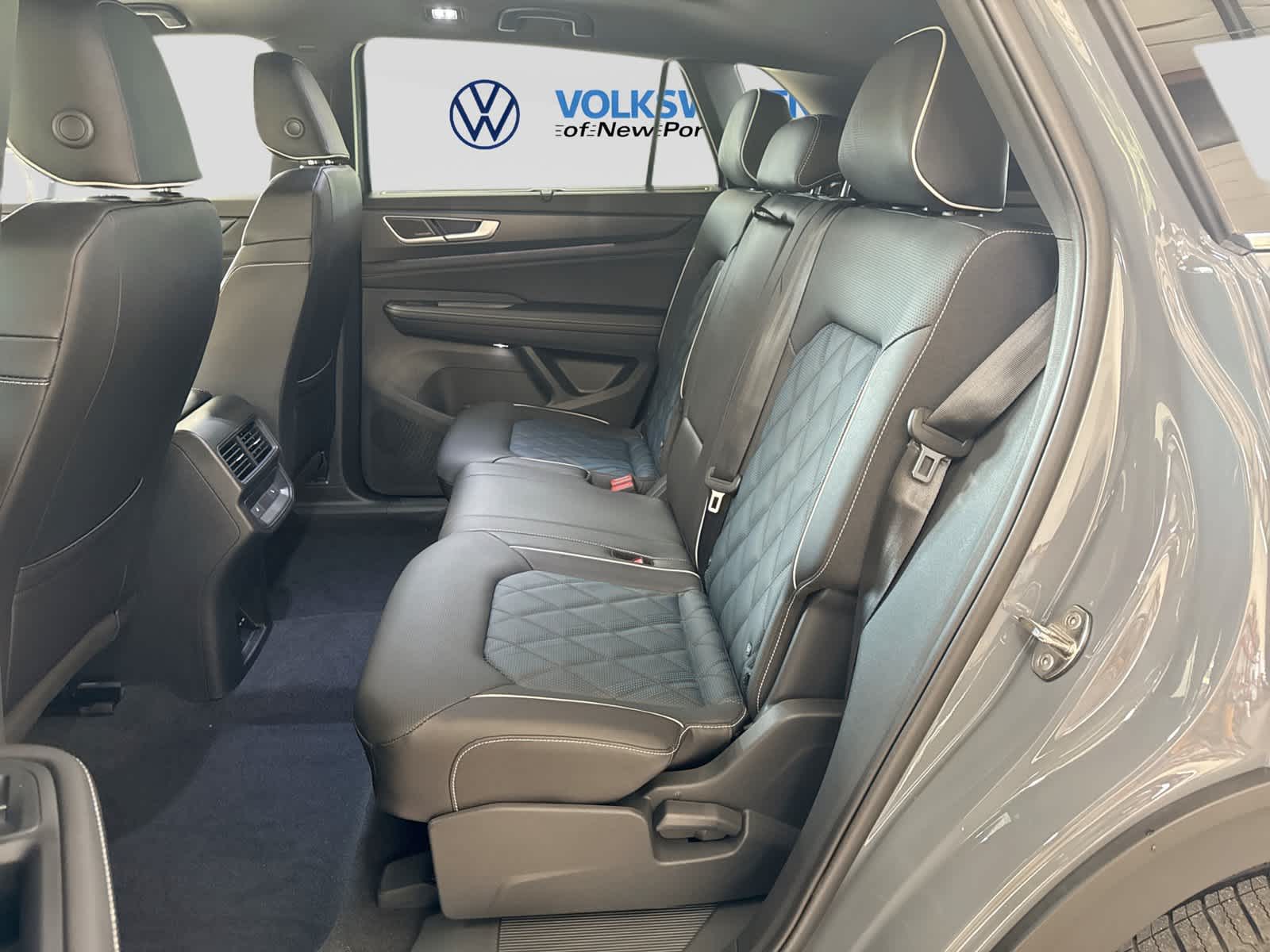 2026 Volkswagen Atlas Cross Sport 2.0T SEL Premium R-Line