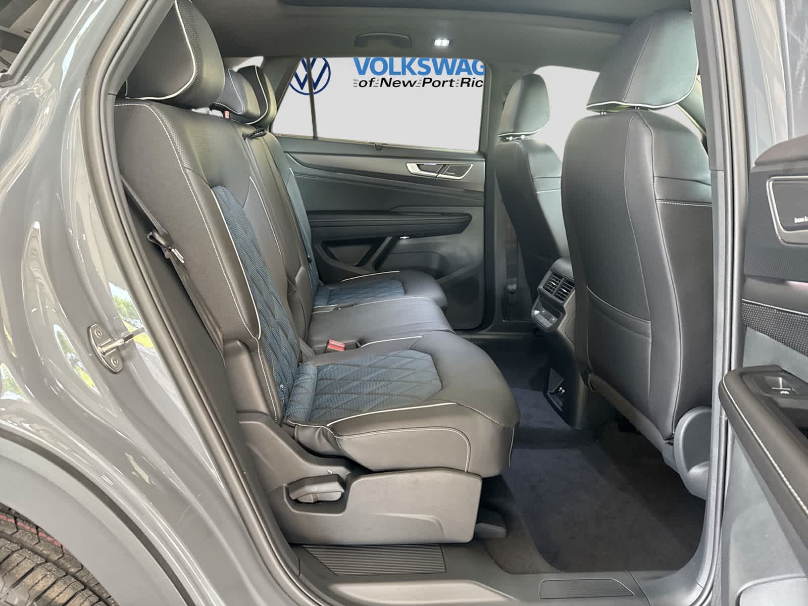 2026 Volkswagen Atlas Cross Sport 2.0T SEL Premium R-Line