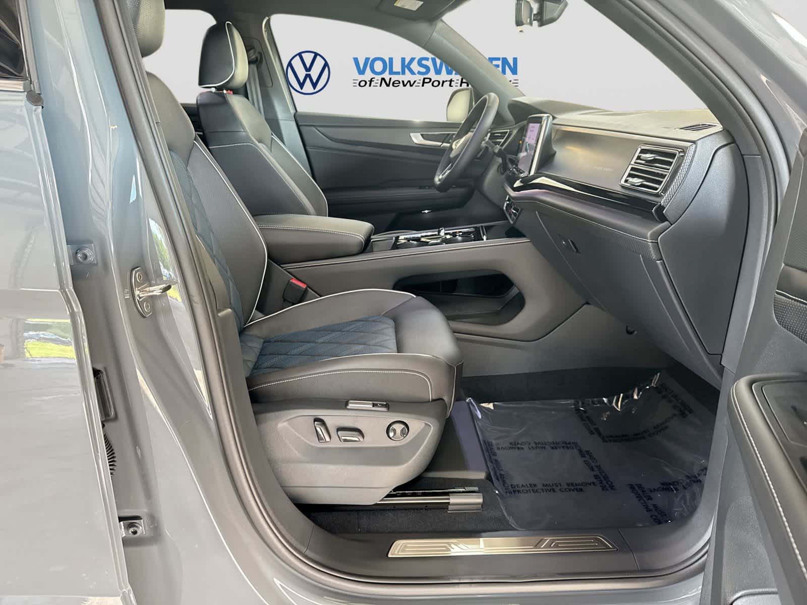 2026 Volkswagen Atlas Cross Sport 2.0T SEL Premium R-Line