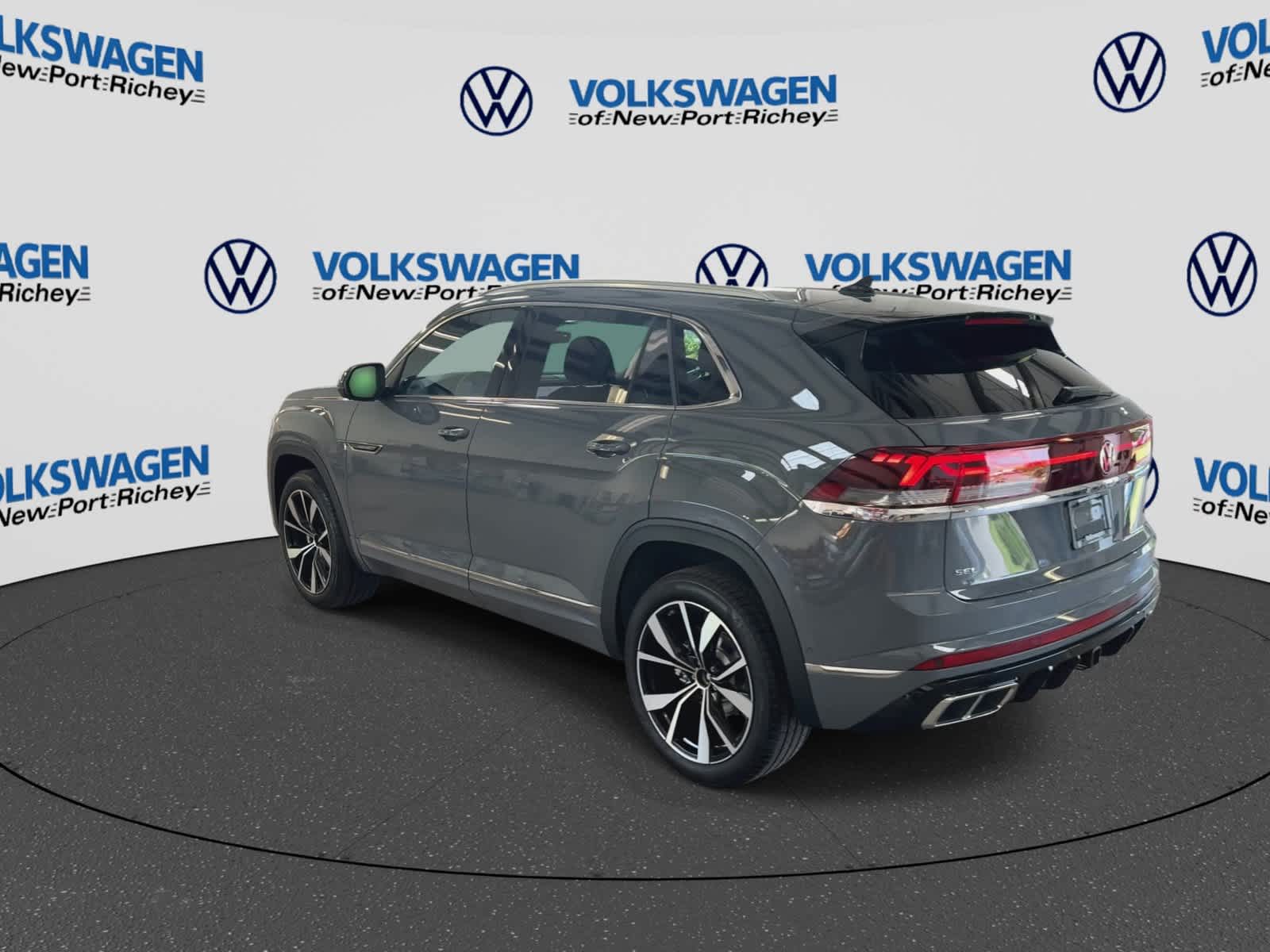 2026 Volkswagen Atlas Cross Sport 2.0T SEL Premium R-Line