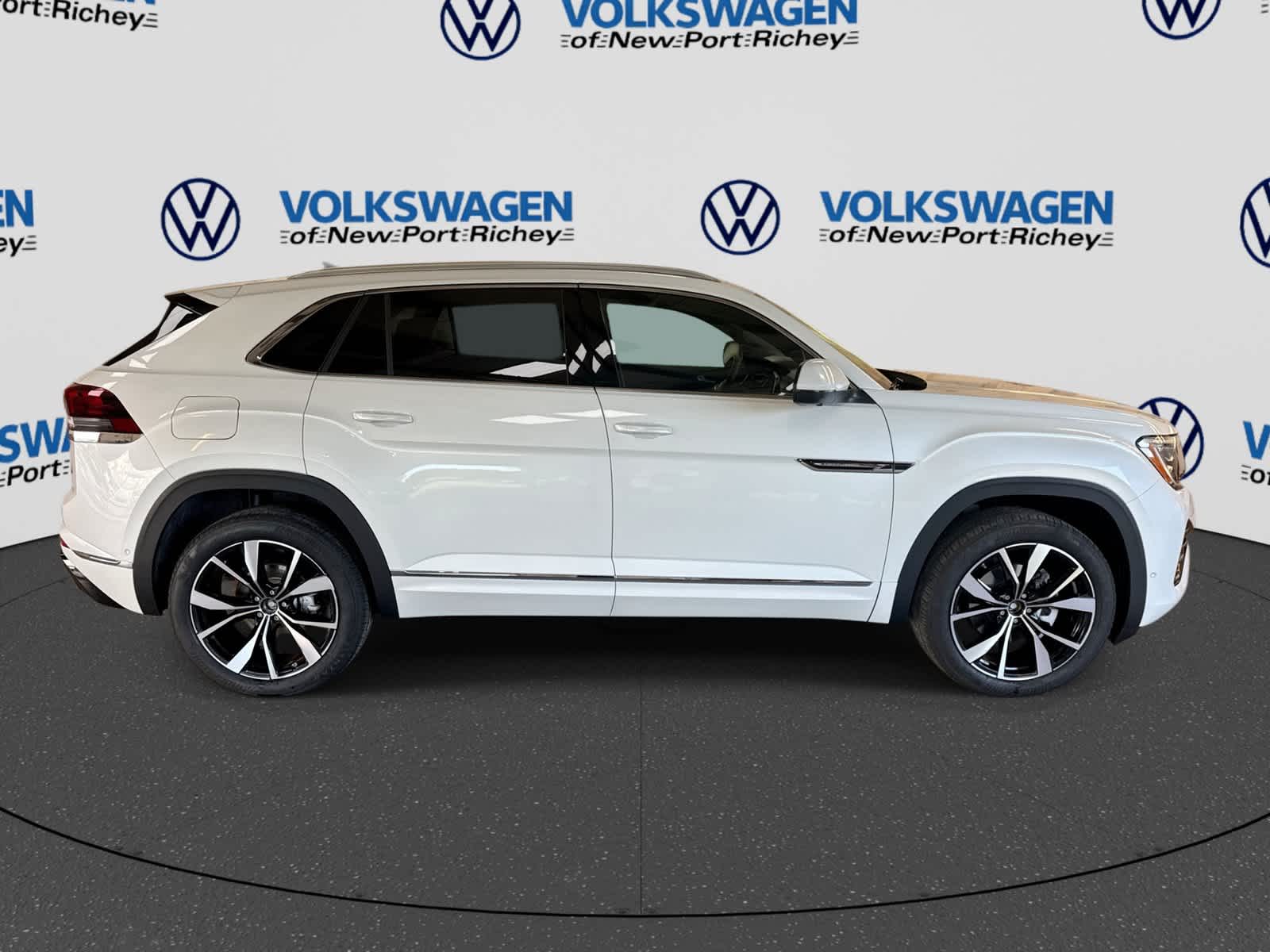 2026 Volkswagen Atlas Cross Sport 2.0T SEL Premium R-Line