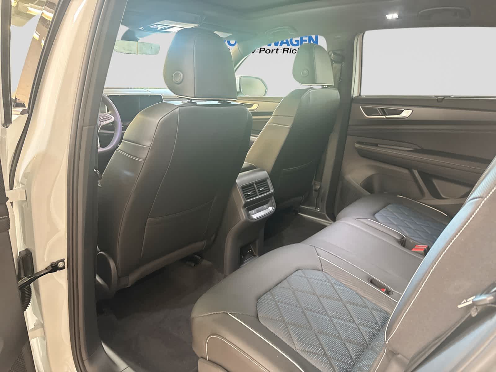 2026 Volkswagen Atlas Cross Sport 2.0T SEL Premium R-Line