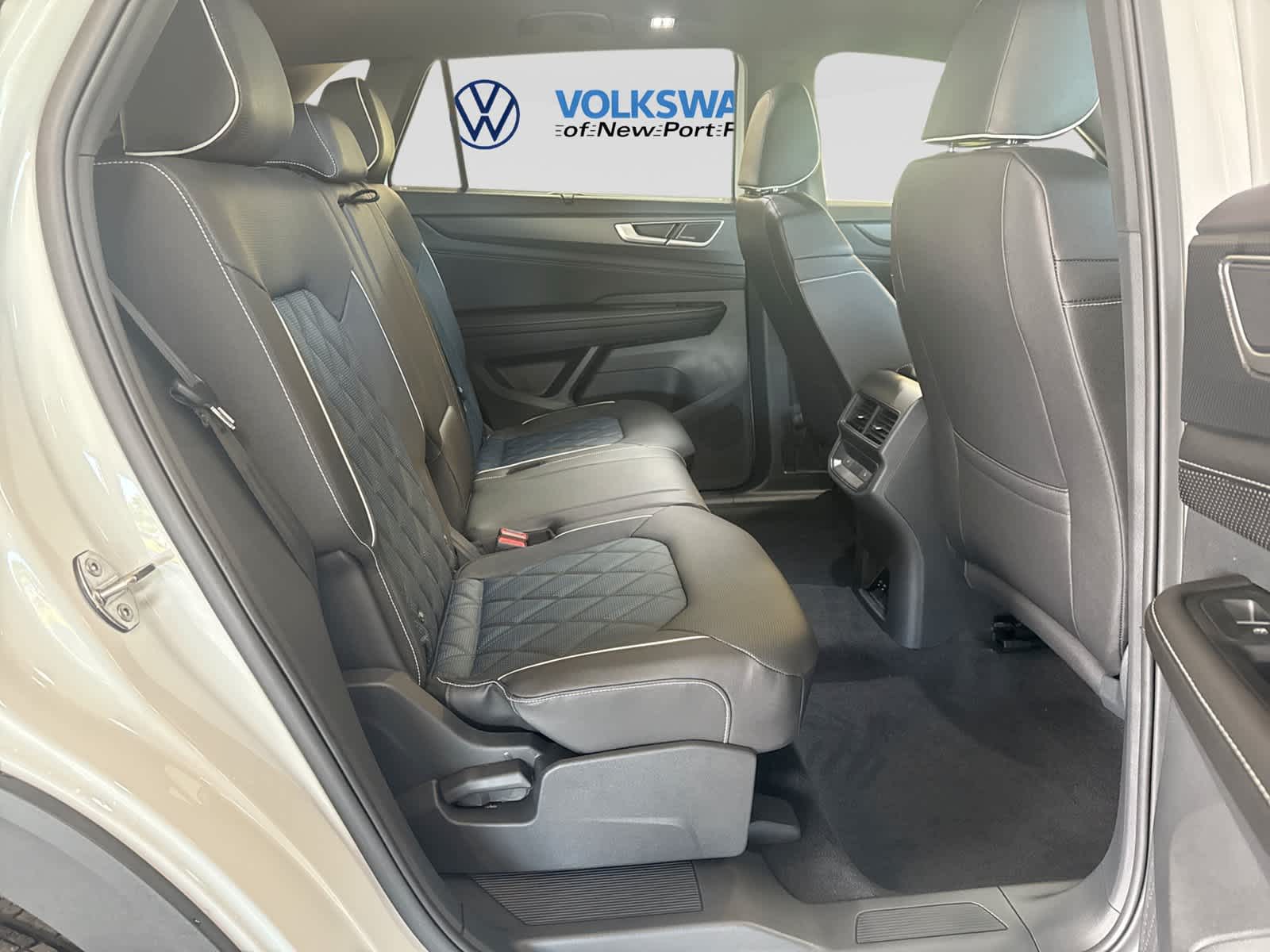 2026 Volkswagen Atlas Cross Sport 2.0T SEL Premium R-Line