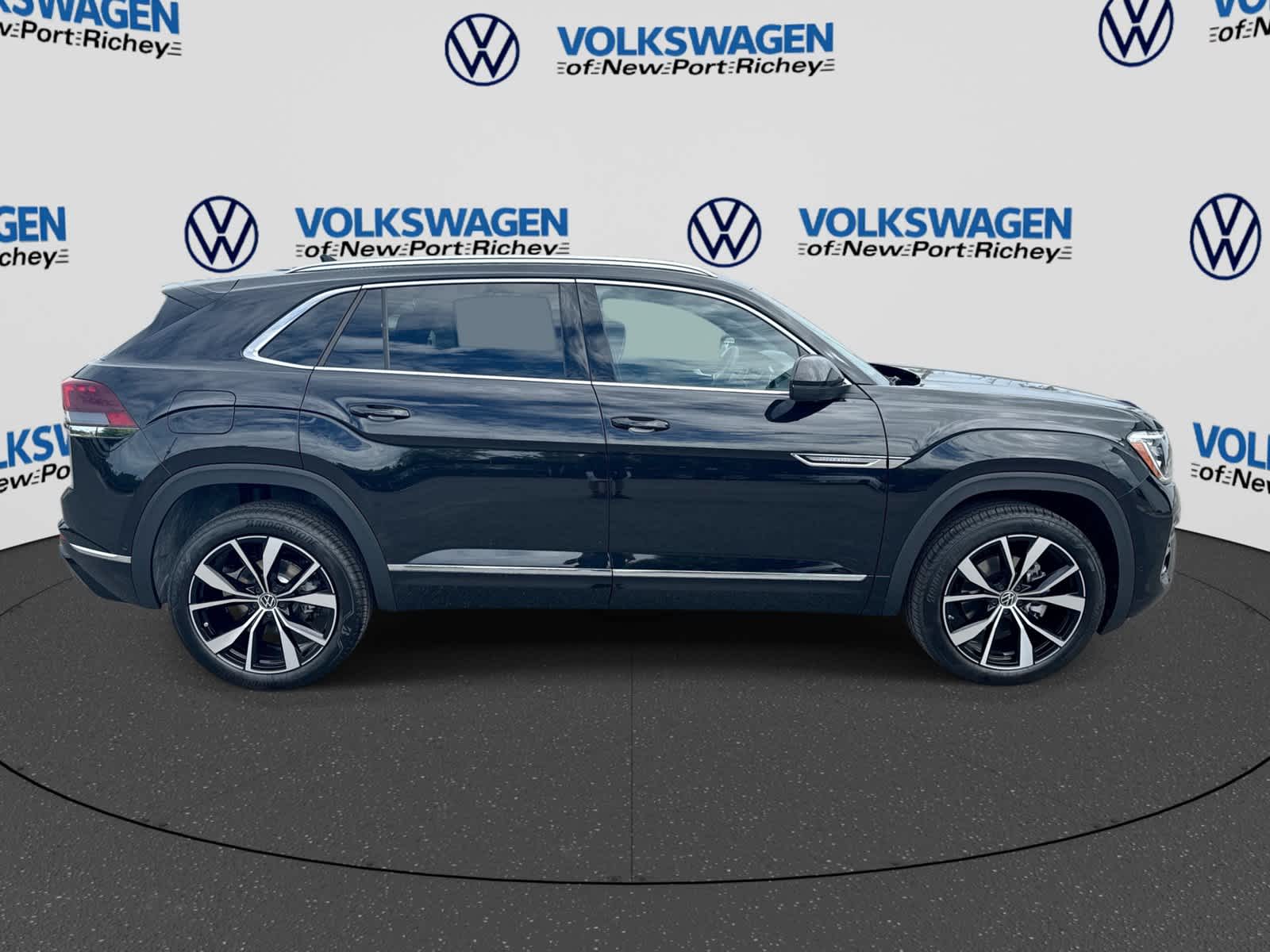 2026 Volkswagen Atlas Cross Sport 2.0T SEL Premium R-Line