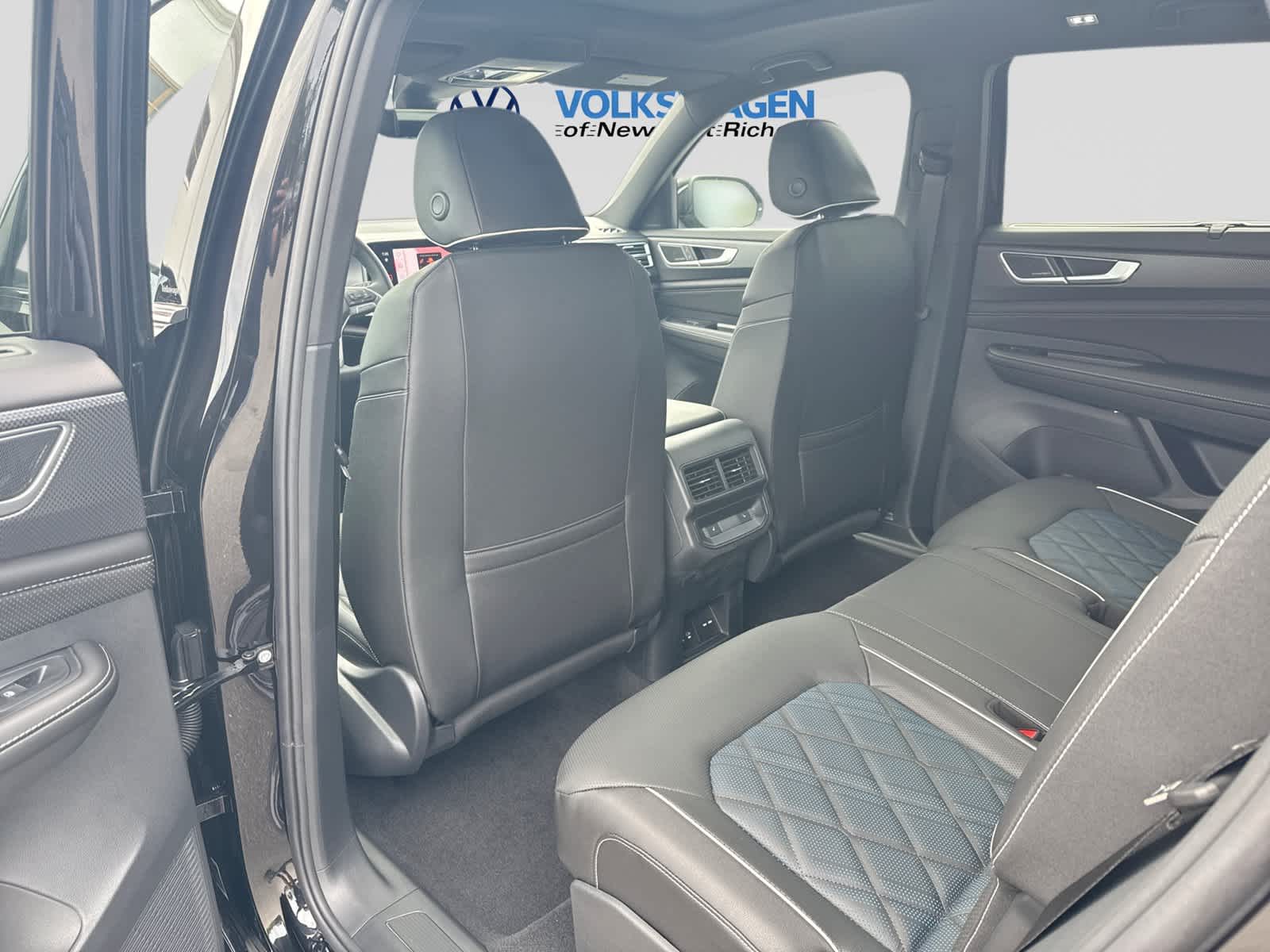 2026 Volkswagen Atlas Cross Sport 2.0T SEL Premium R-Line