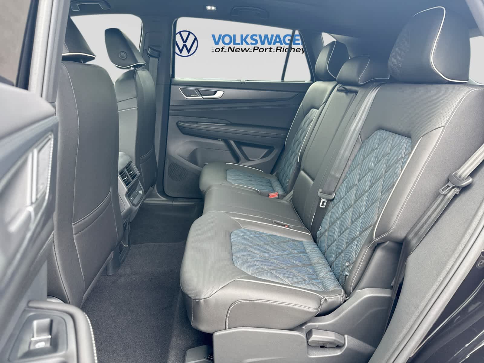 2026 Volkswagen Atlas Cross Sport 2.0T SEL Premium R-Line