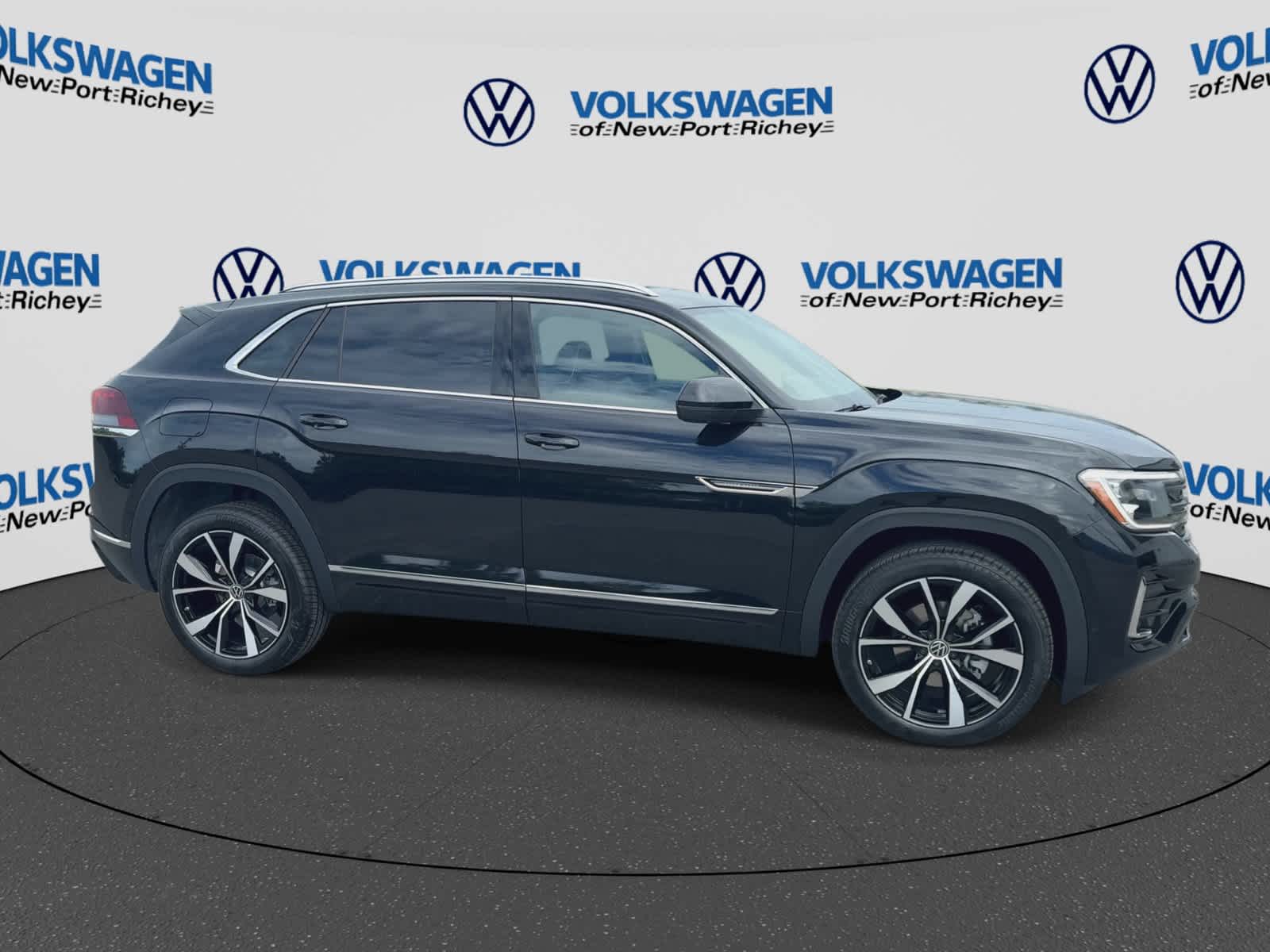 2026 Volkswagen Atlas Cross Sport 2.0T SEL Premium R-Line
