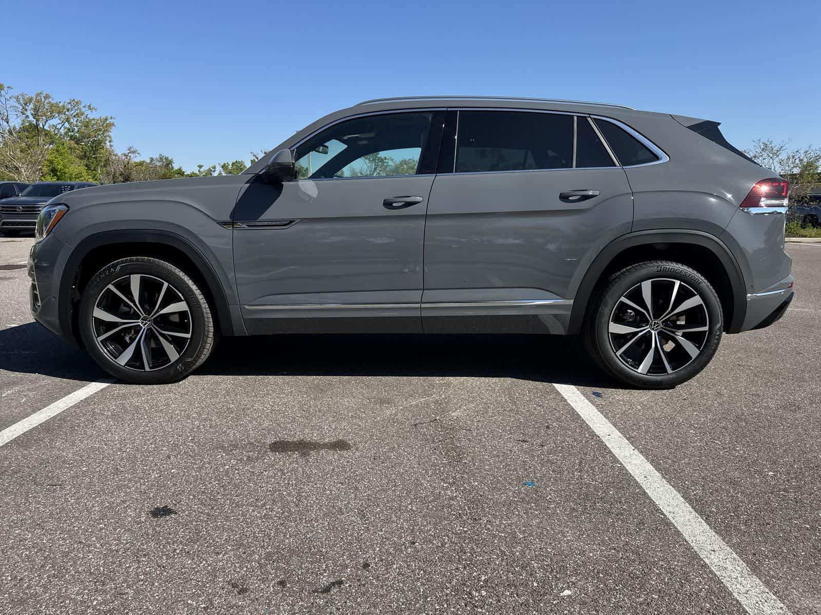 2026 Volkswagen Atlas Cross Sport 2.0T SEL Premium R-Line