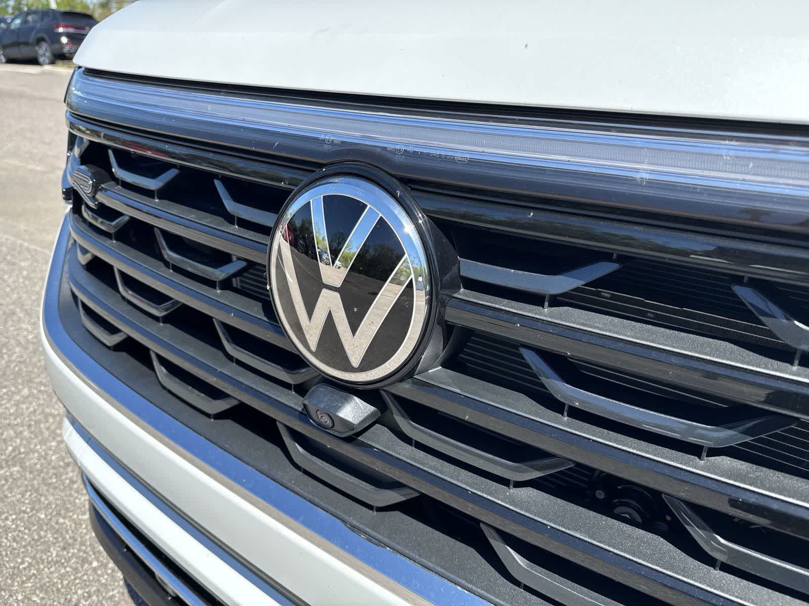 2026 Volkswagen Atlas Cross Sport 2.0T SEL Premium R-Line