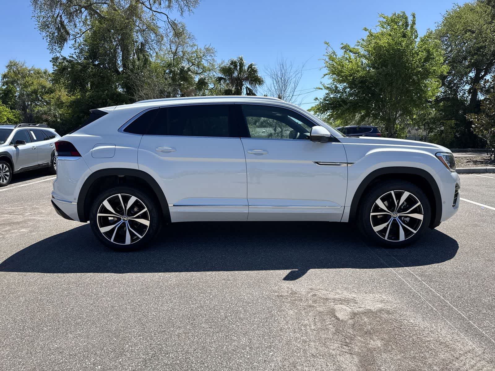 2026 Volkswagen Atlas Cross Sport 2.0T SEL Premium R-Line
