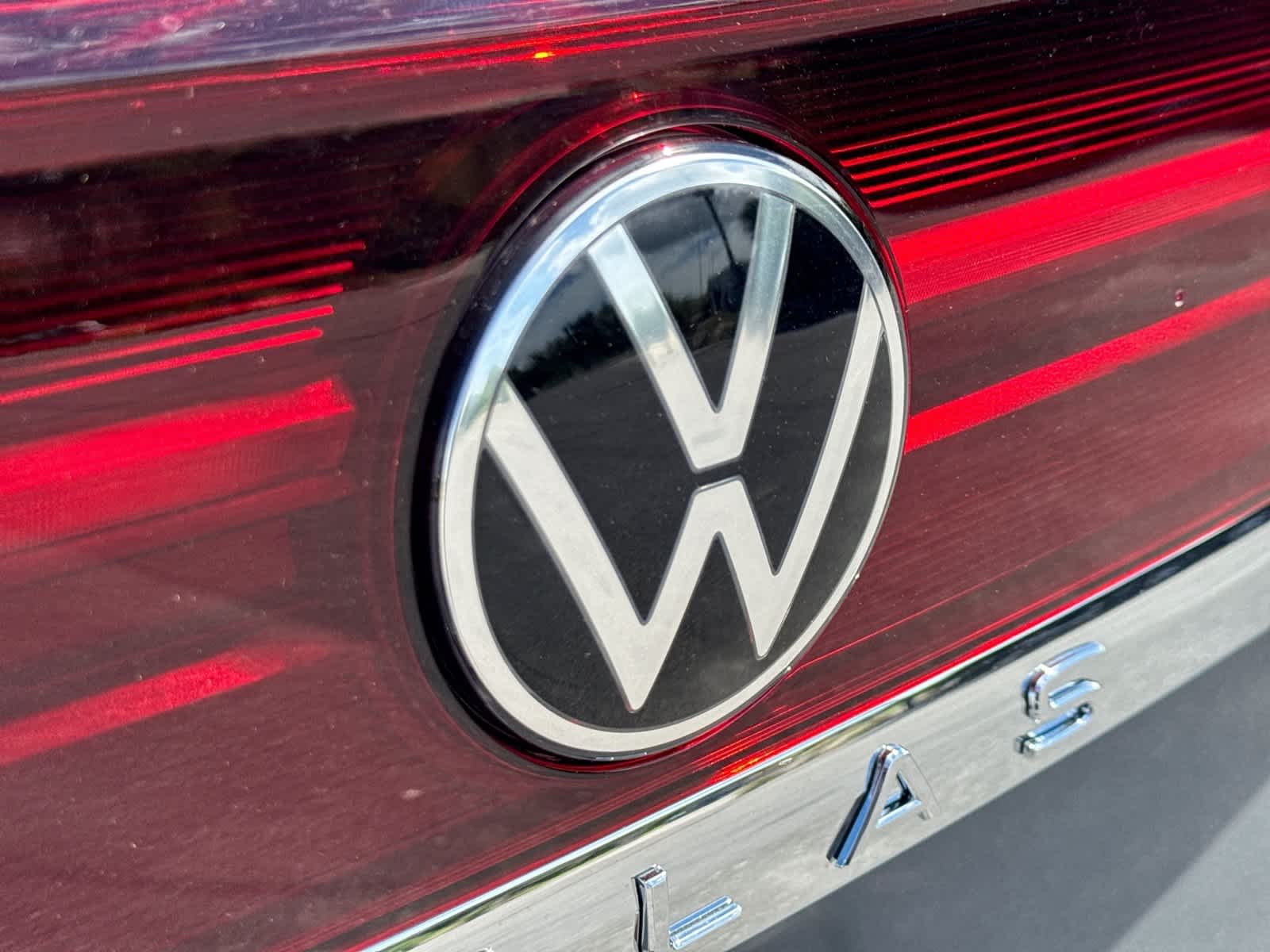 2026 Volkswagen Atlas Cross Sport 2.0T SEL Premium R-Line