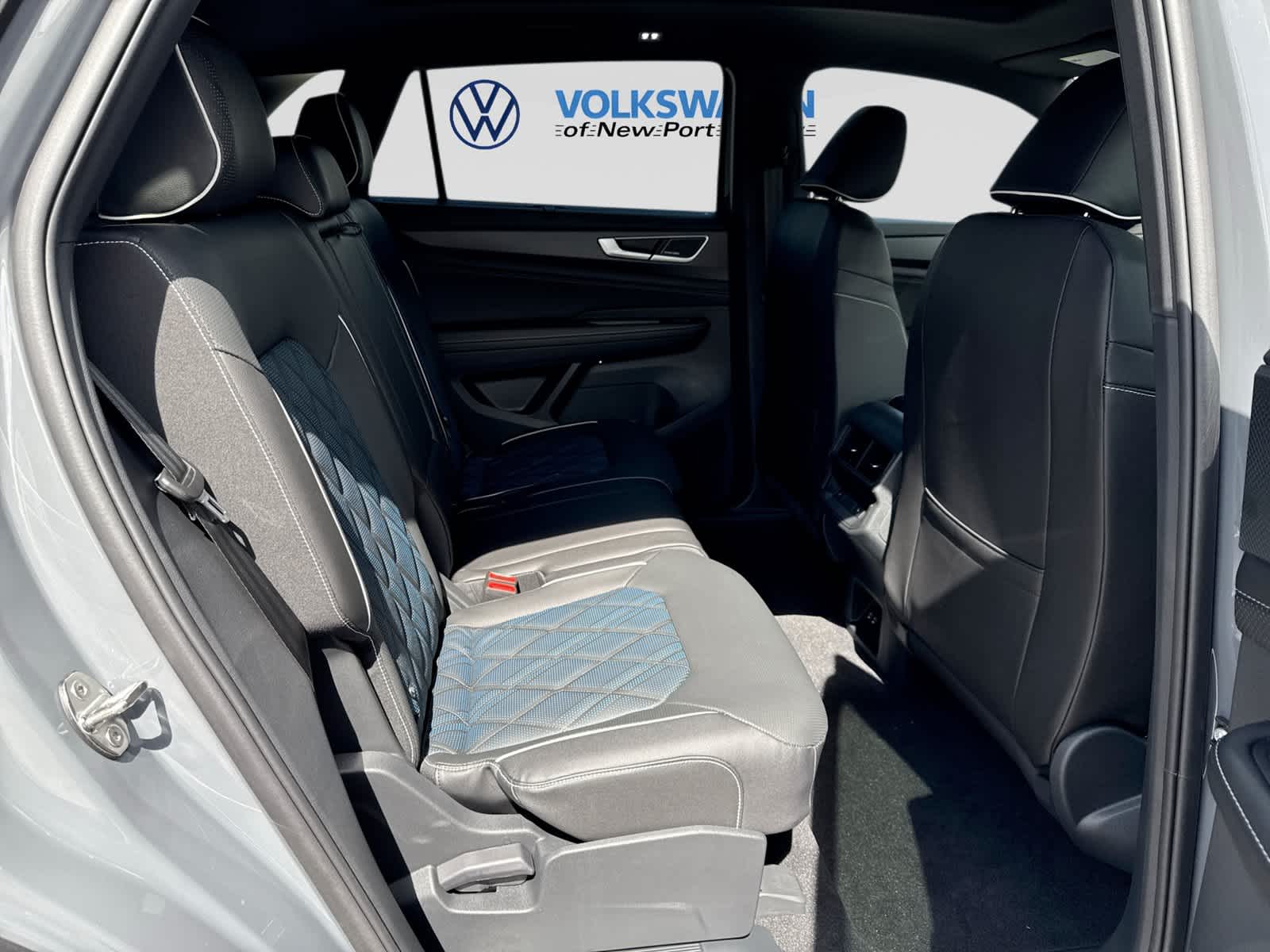 2026 Volkswagen Atlas Cross Sport 2.0T SEL Premium R-Line
