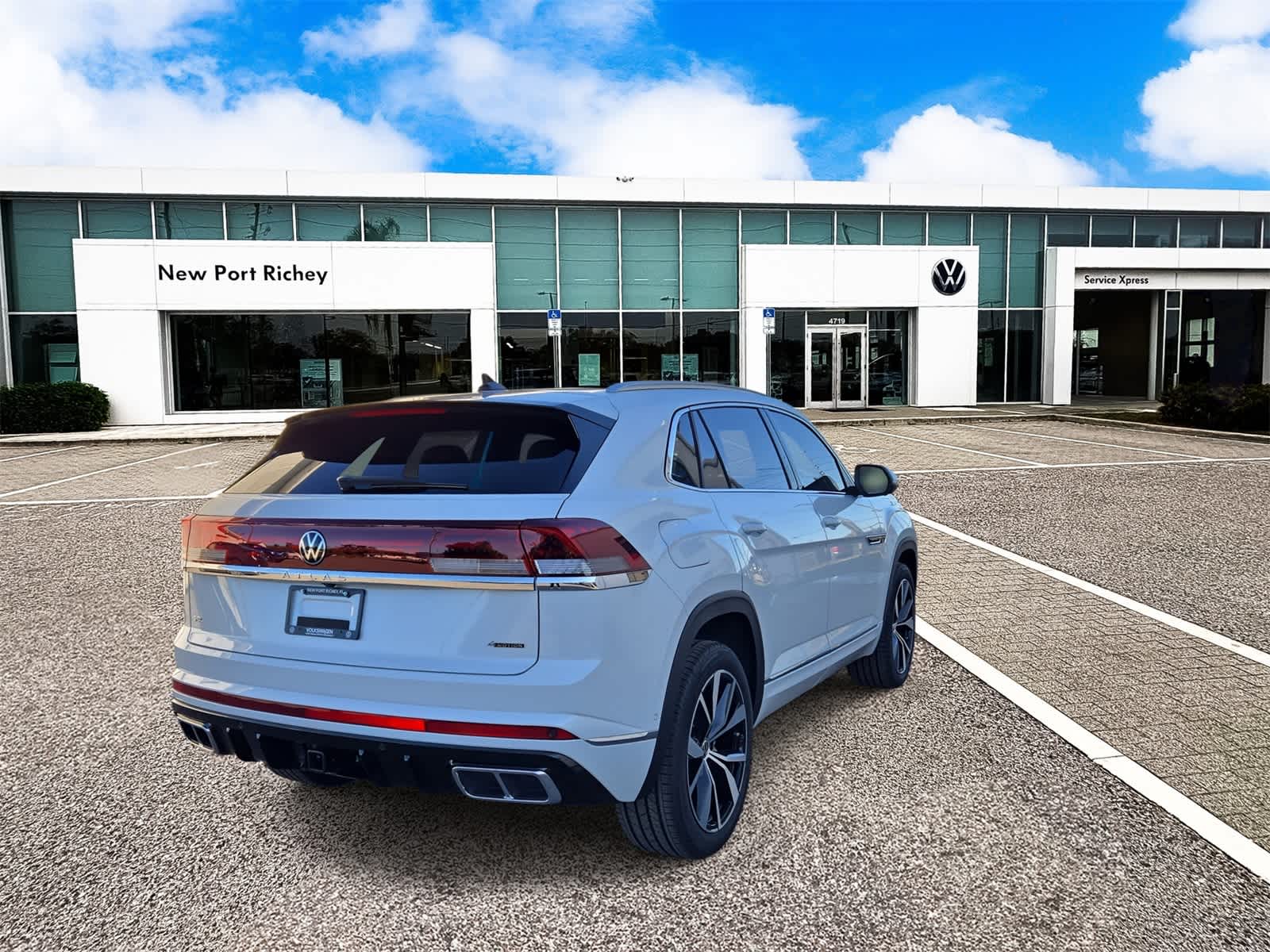 2026 Volkswagen Atlas Cross Sport 2.0T SEL Premium R-Line