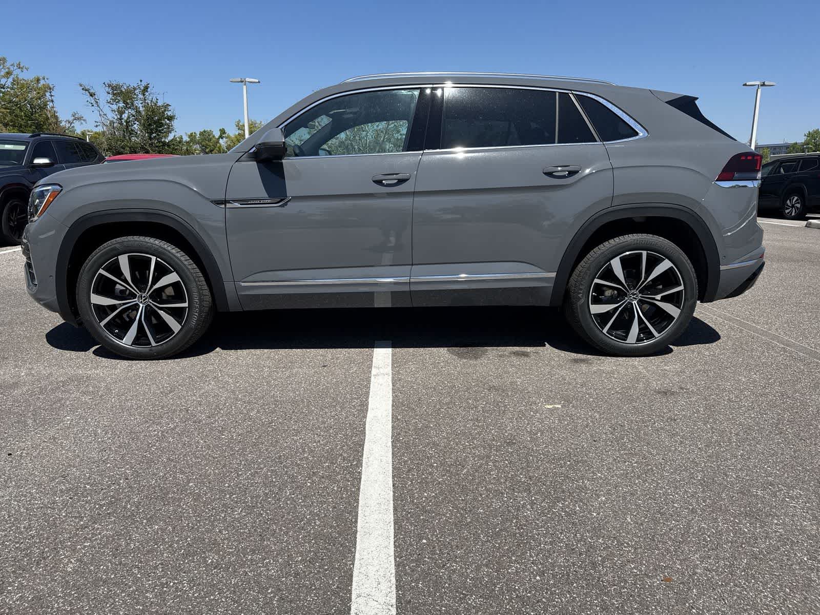 2026 Volkswagen Atlas Cross Sport 2.0T SEL Premium R-Line