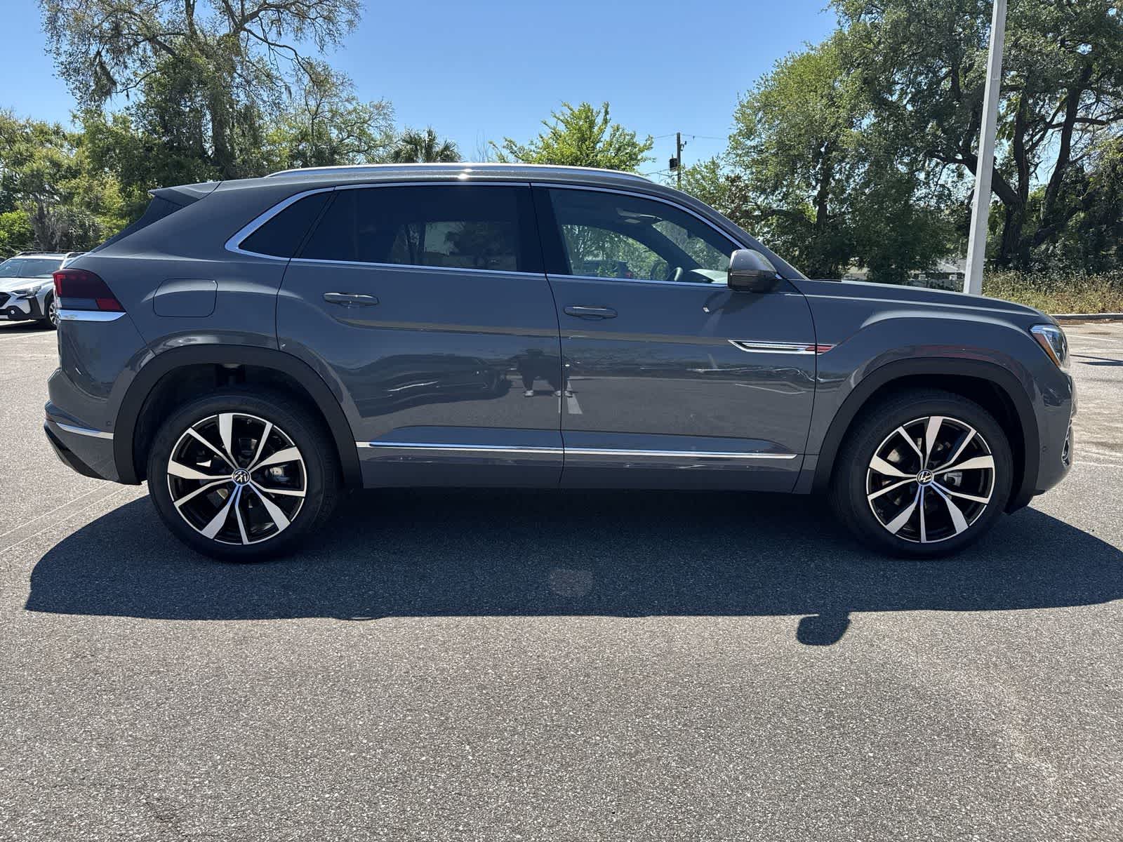 2026 Volkswagen Atlas Cross Sport 2.0T SEL Premium R-Line