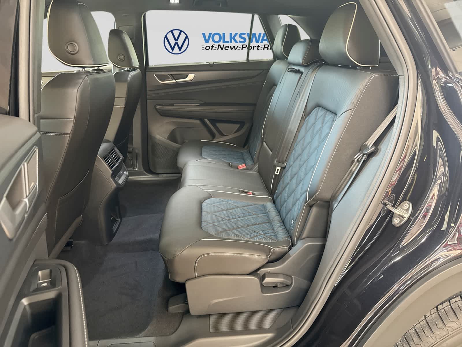2026 Volkswagen Atlas Cross Sport 2.0T SEL Premium R-Line