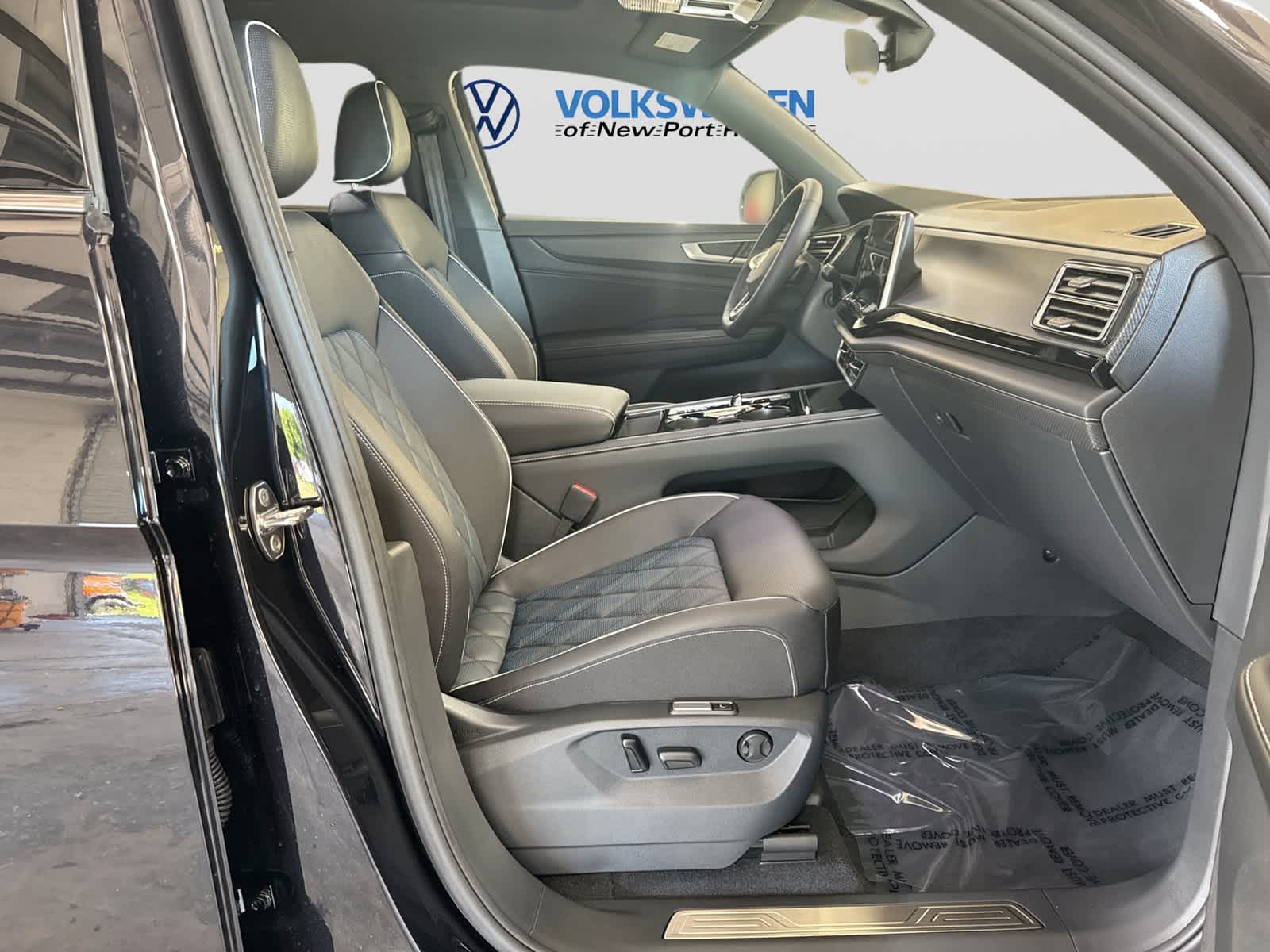 2026 Volkswagen Atlas Cross Sport 2.0T SEL Premium R-Line