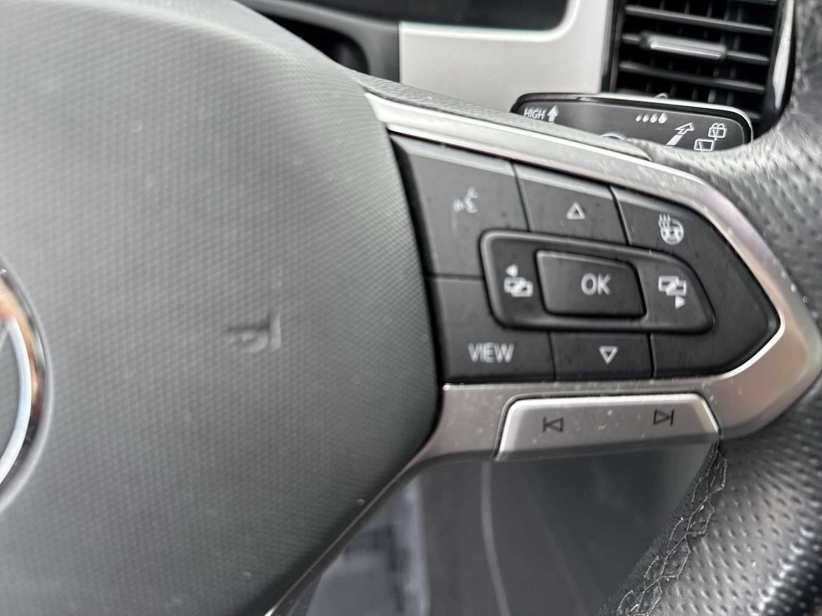 2022 Volkswagen Atlas Cross Sport 3.6L V6 SEL Premium R-Line