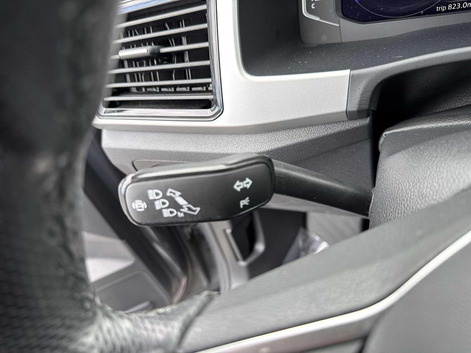 2022 Volkswagen Atlas Cross Sport 3.6L V6 SEL Premium R-Line