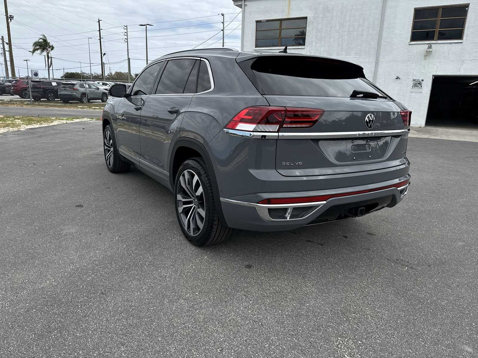 2022 Volkswagen Atlas Cross Sport 3.6L V6 SEL Premium R-Line