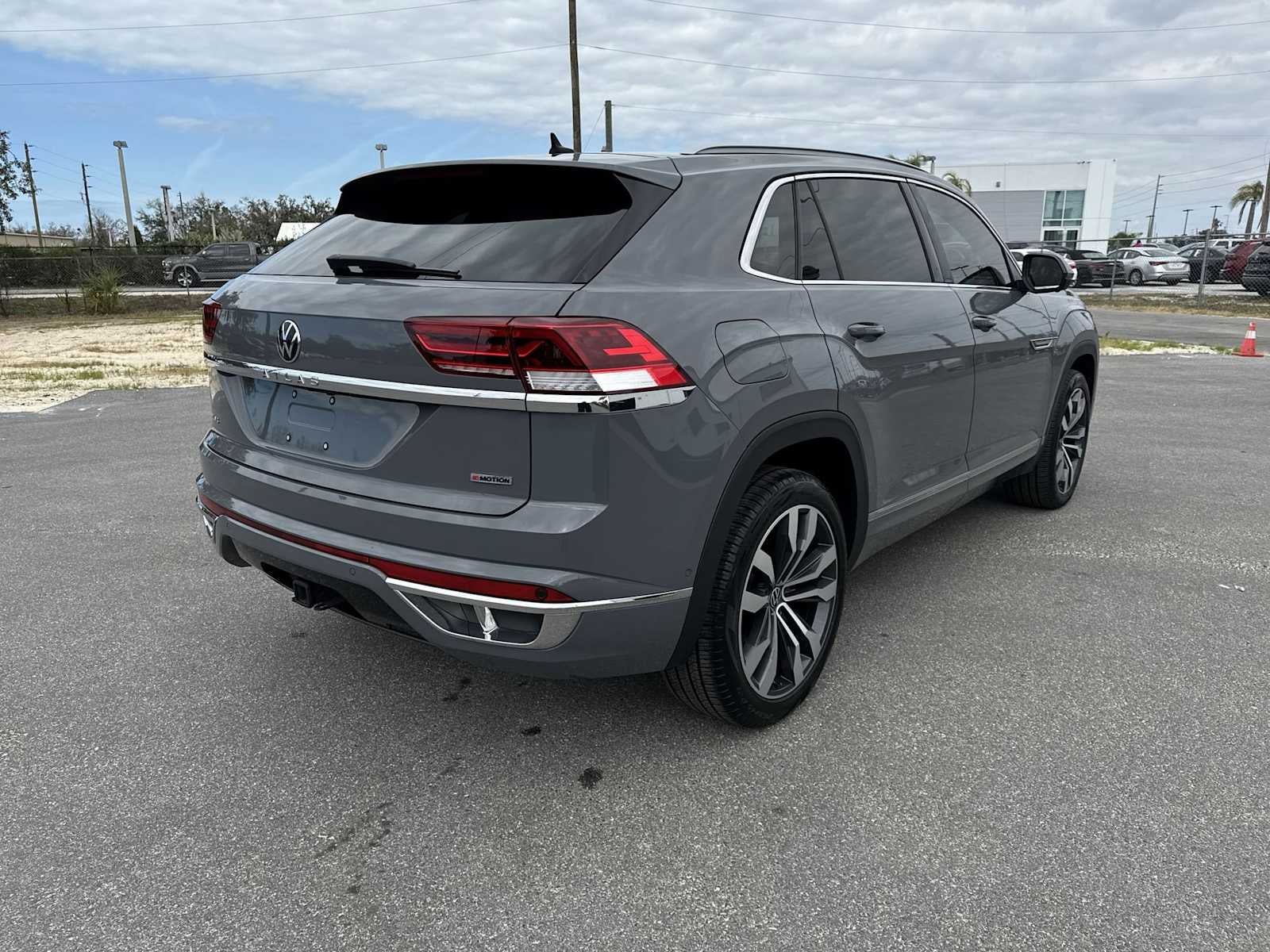 2022 Volkswagen Atlas Cross Sport 3.6L V6 SEL Premium R-Line