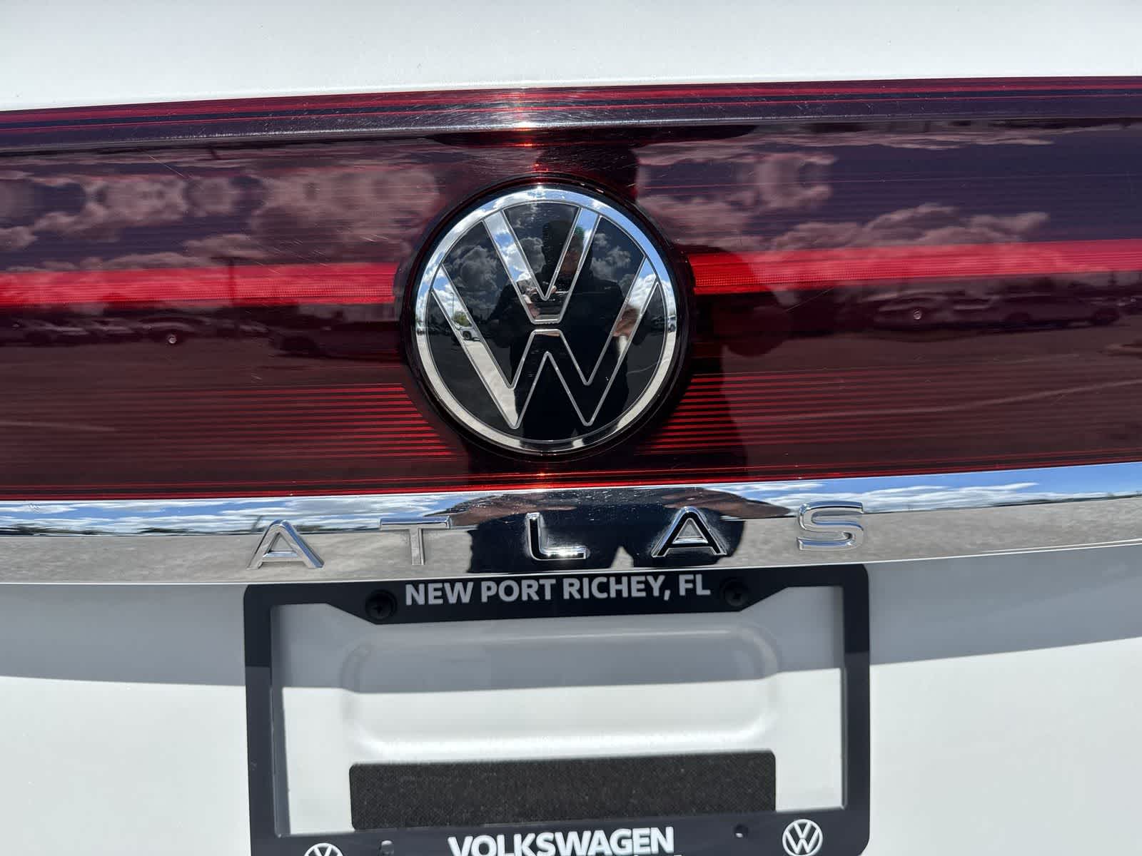 2024 Volkswagen Atlas Cross Sport 2.0T SEL Premium R-Line