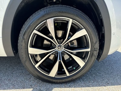 2024 Volkswagen Atlas Cross Sport 2.0T SEL Premium R-Line