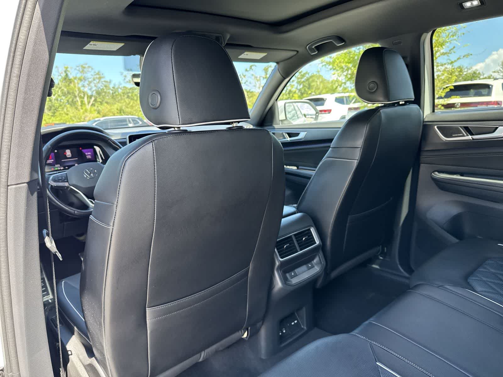 2024 Volkswagen Atlas Cross Sport 2.0T SEL Premium R-Line