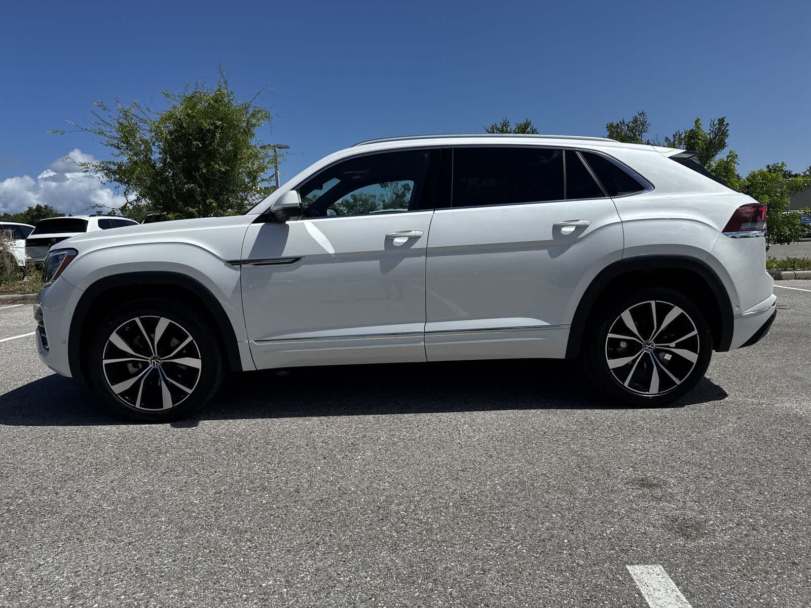 2024 Volkswagen Atlas Cross Sport 2.0T SEL Premium R-Line