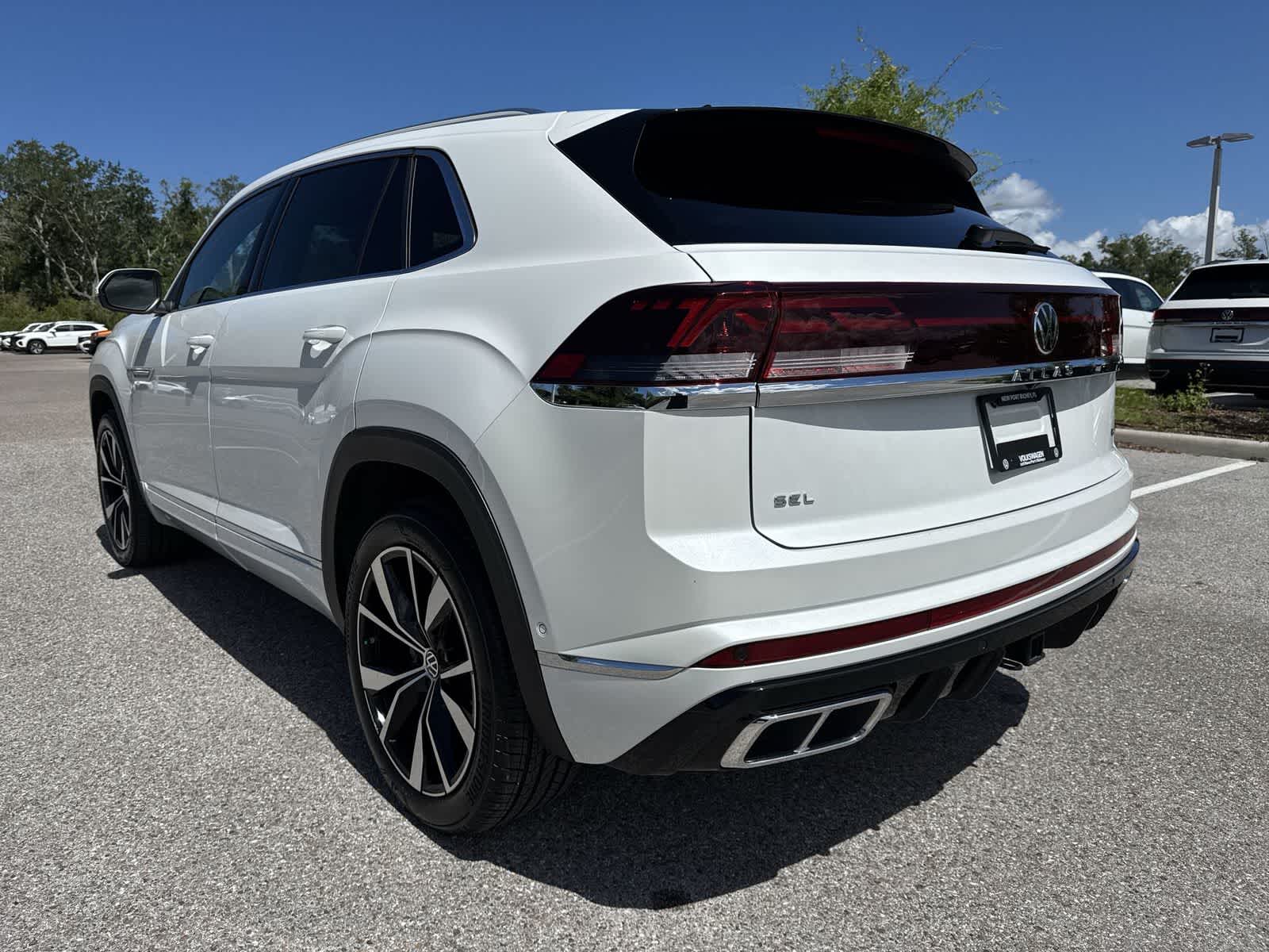 2024 Volkswagen Atlas Cross Sport 2.0T SEL Premium R-Line