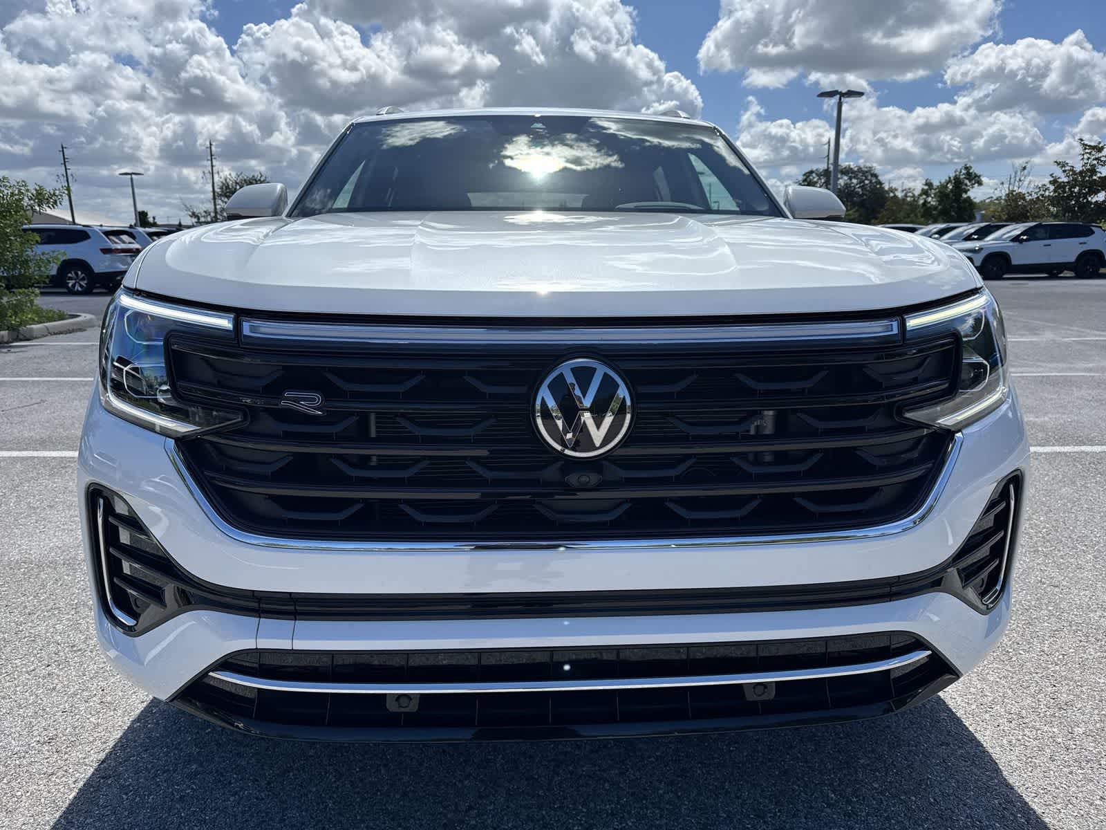 2024 Volkswagen Atlas Cross Sport 2.0T SEL Premium R-Line