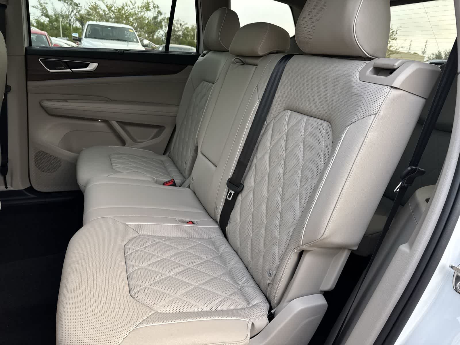 2026 Volkswagen Atlas 2.0T SEL Premium R-Line