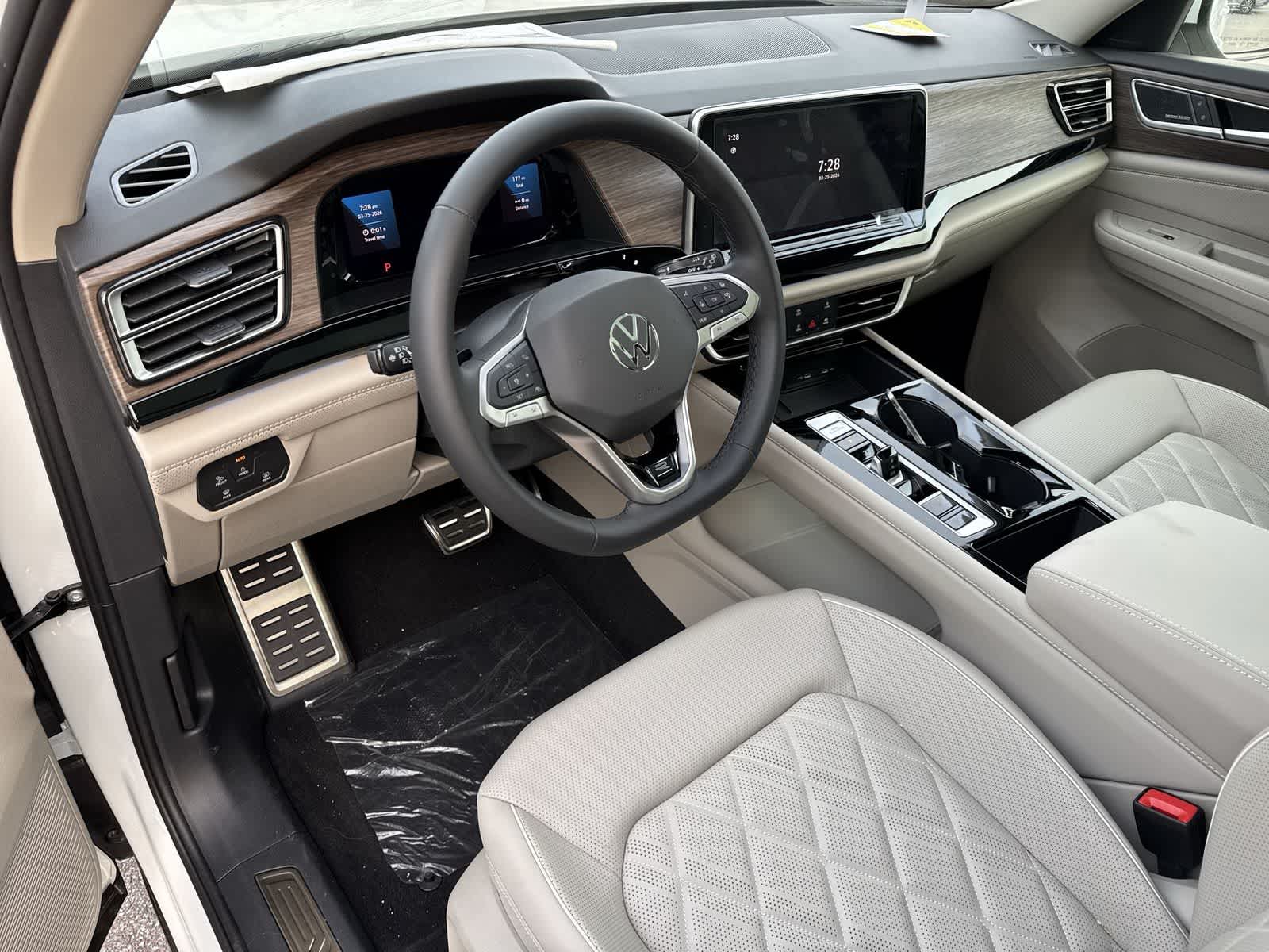 2026 Volkswagen Atlas 2.0T SEL Premium R-Line